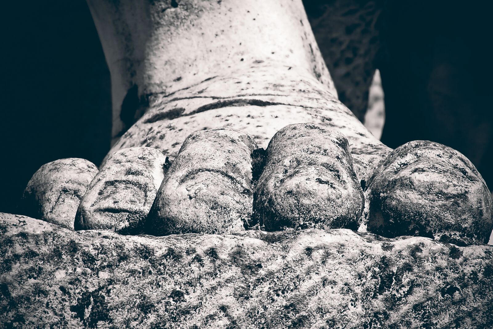 Olympus OM-D E-M10 sample photo. Statue, stone, sculpture photography