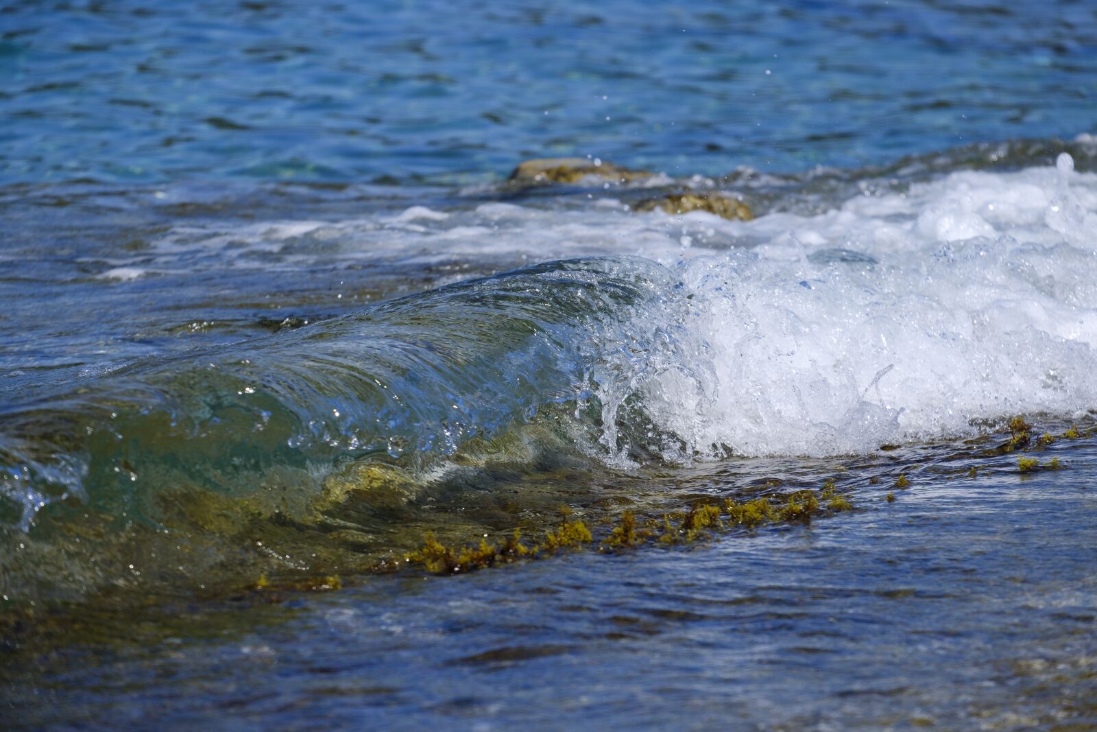 Fujifilm X-T2 + Fujifilm XF 55-200mm F3.5-4.8 R LM OIS sample photo. Beach, water, sea photography