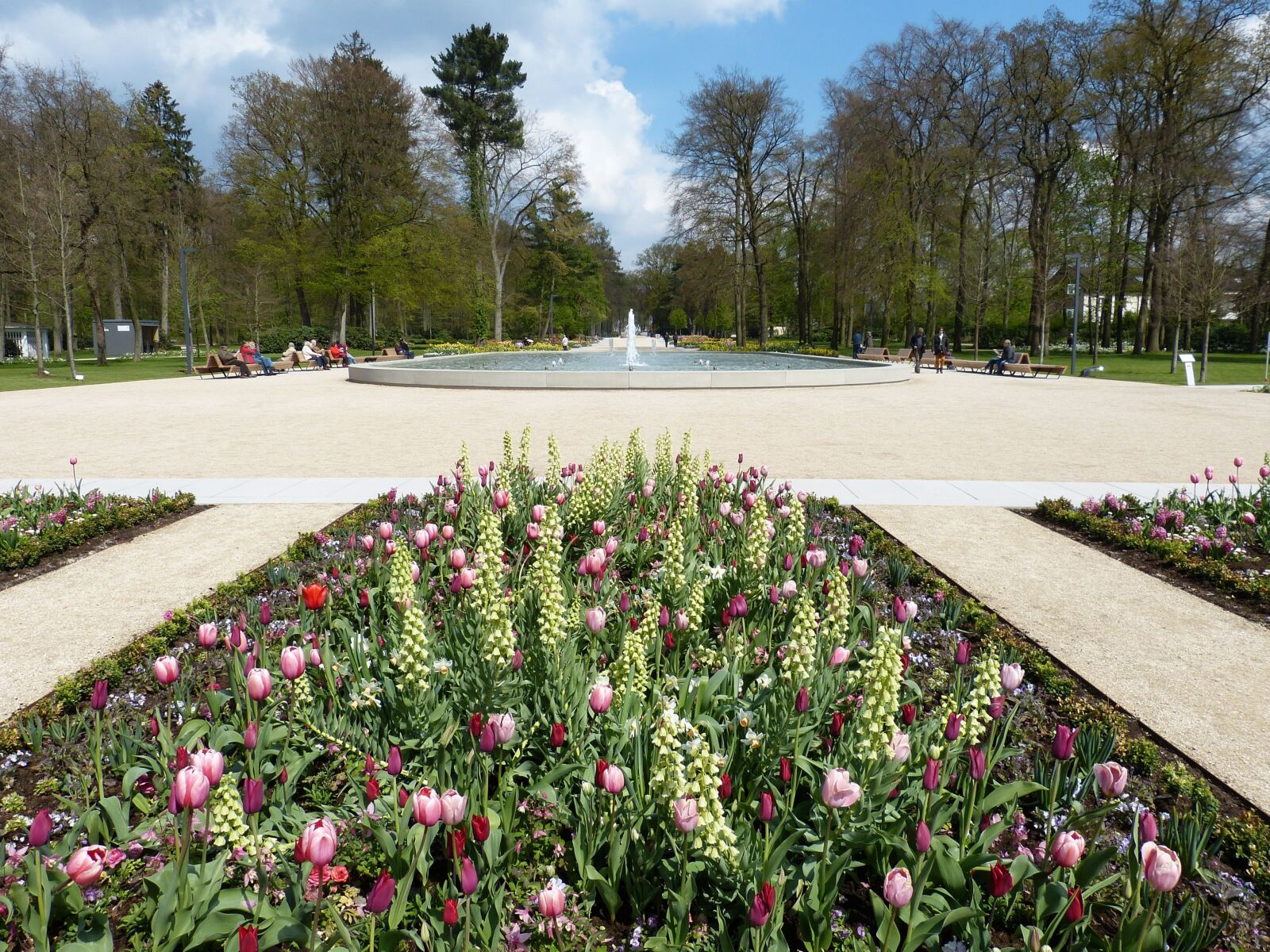 Panasonic Lumix DMC-FZ150 sample photo. Park, garden, garden design photography