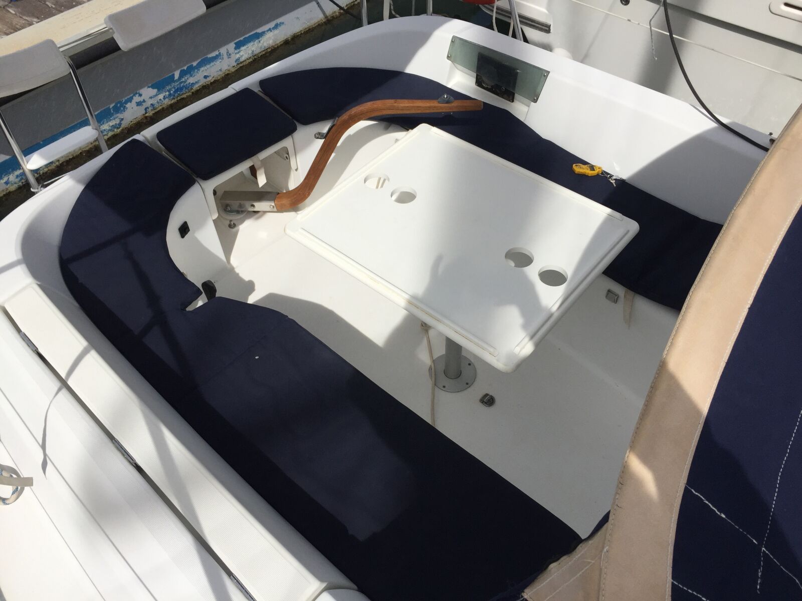 Apple iPhone 6 sample photo. Bathtub, boat, cane photography