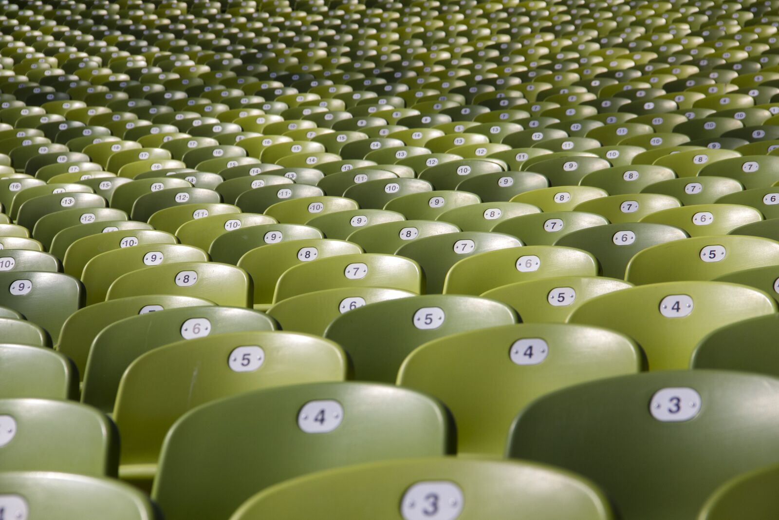Canon EF-S 18-135mm F3.5-5.6 IS sample photo. Audience, auditorium, chairs photography