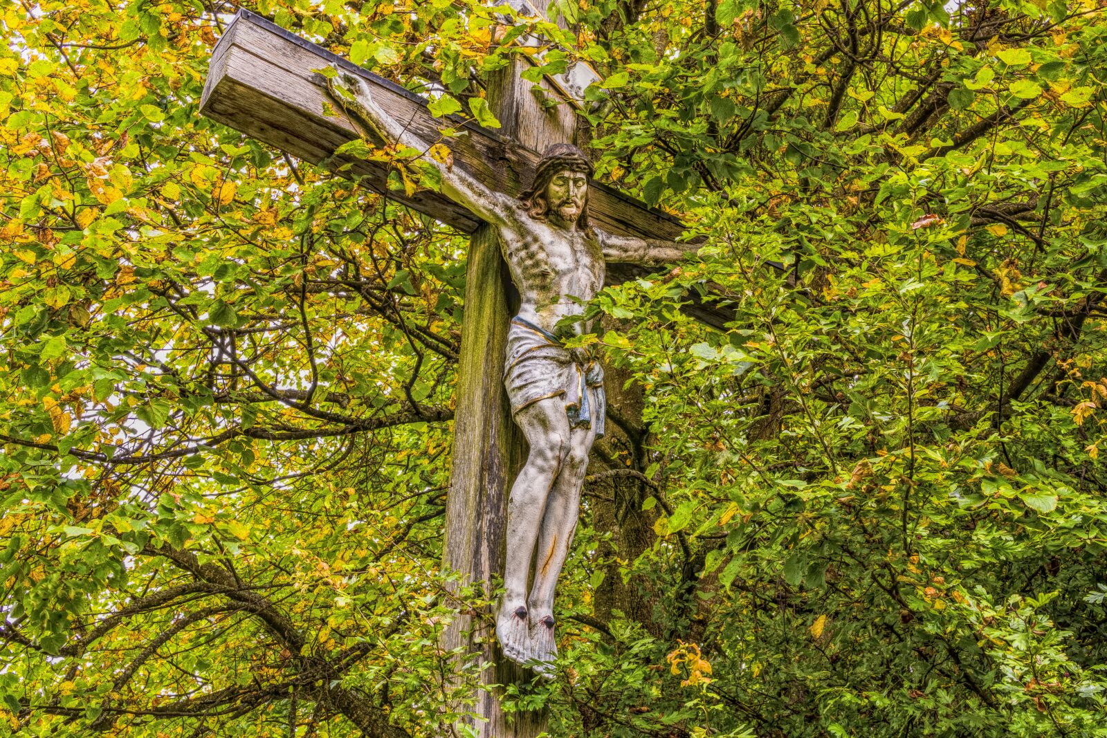 Sony a6300 + Sigma 30mm F2.8 EX DN sample photo. Jesus, cross, bavaria photography
