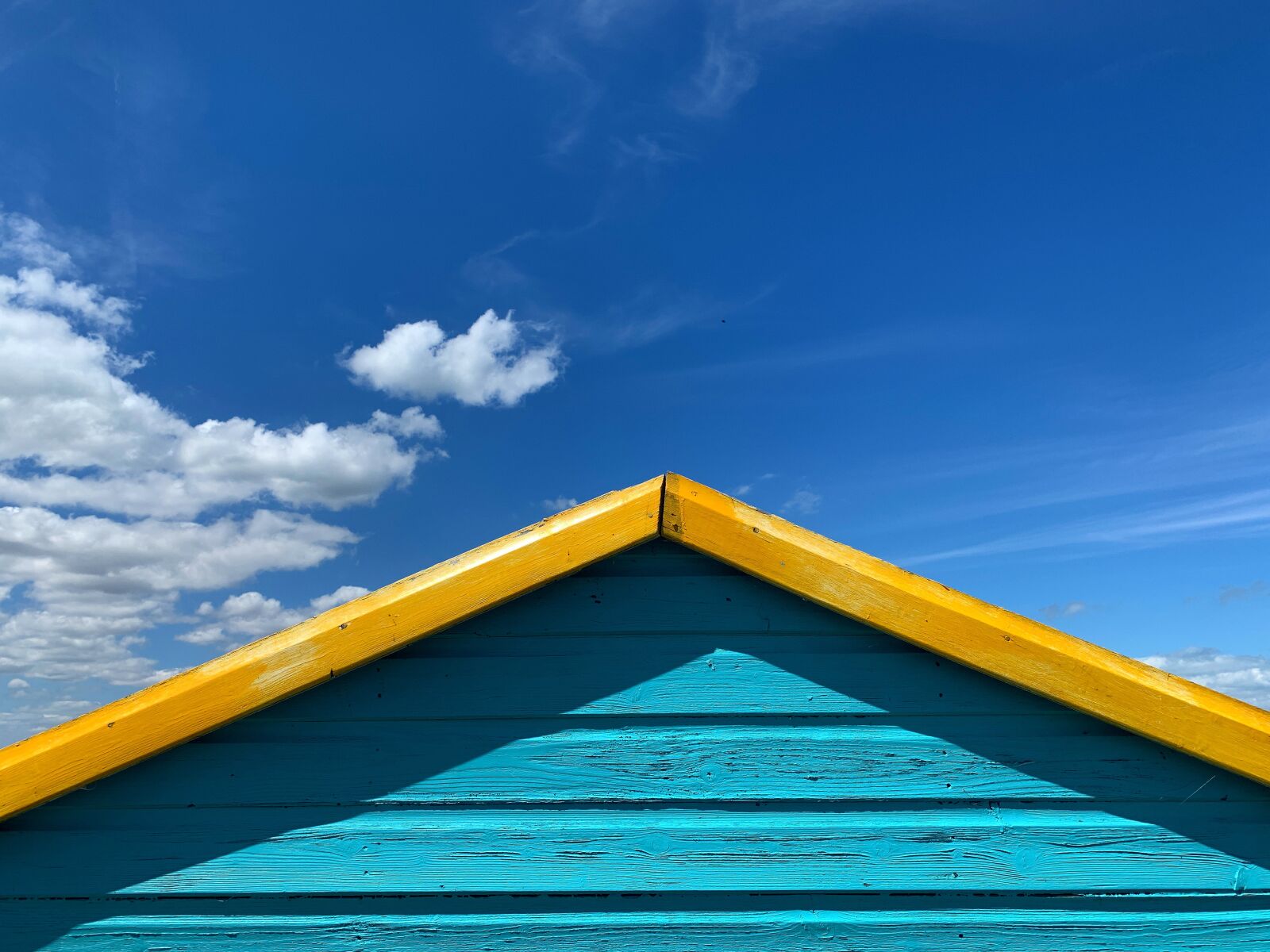 iPhone XR back camera 4.25mm f/1.8 sample photo. Beach hut, roof, hut photography