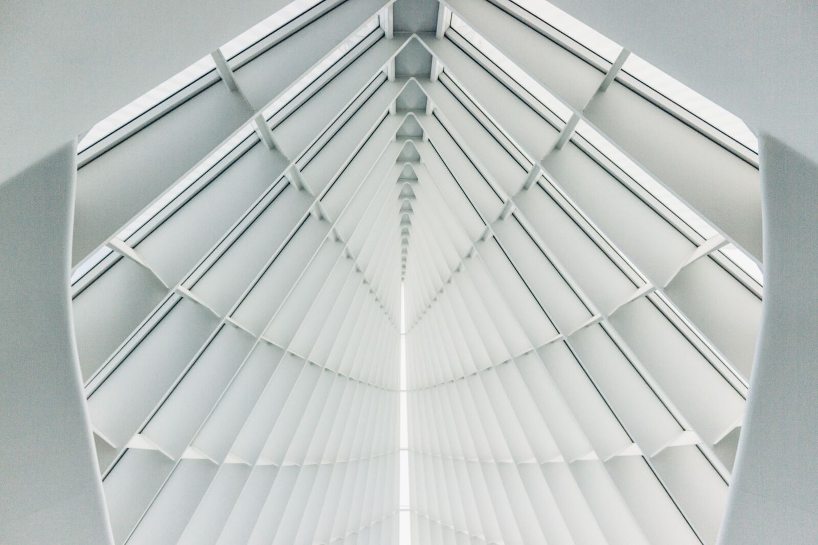 Canon EOS 600D (Rebel EOS T3i / EOS Kiss X5) sample photo. Architecture, building, ceiling photography