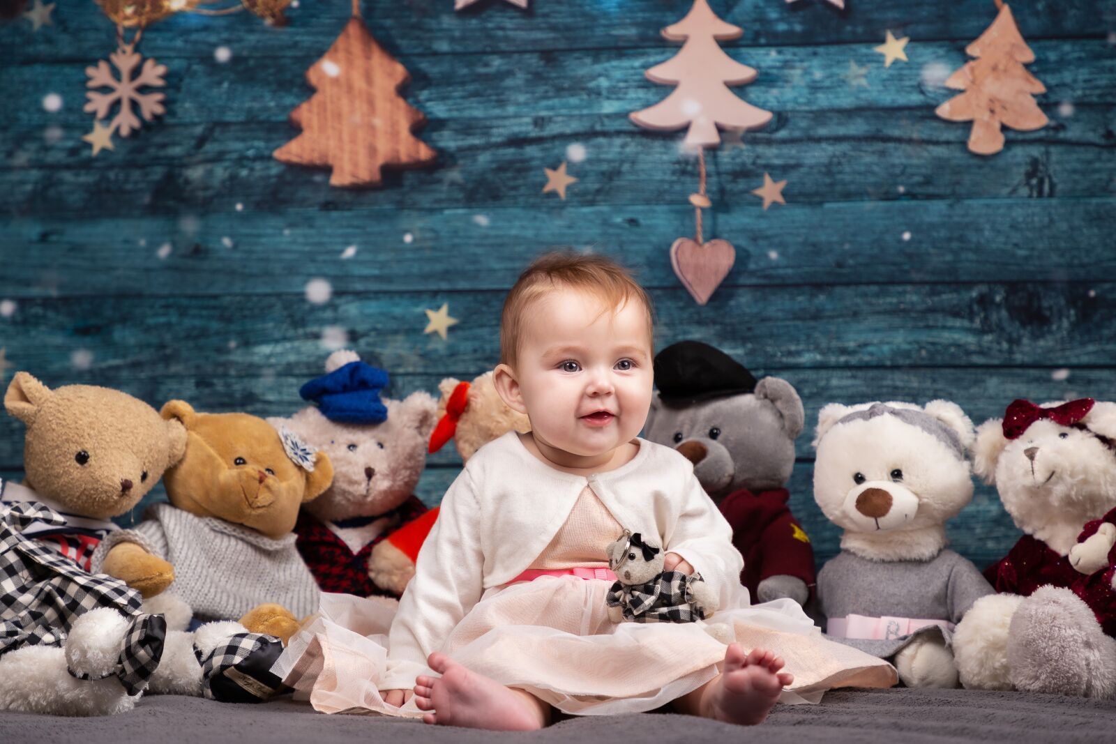 Canon EF 24-105mm F4L IS II USM sample photo. Child, holidays, christmas photography