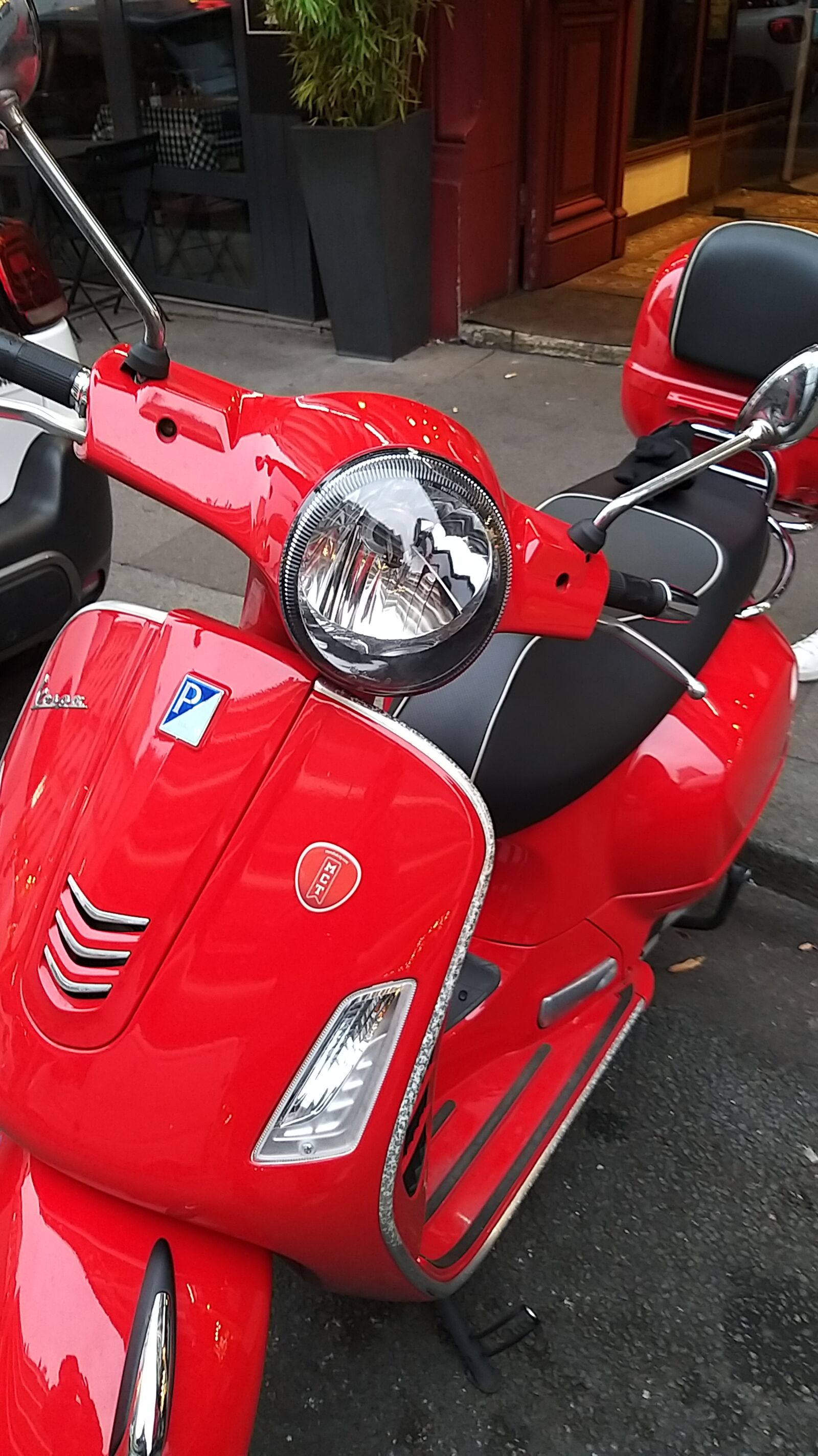 Samsung Galaxy A9 (2018) sample photo. Scooter, red, vespa photography