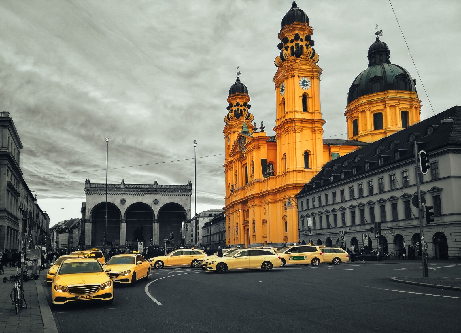HUAWEI Mate 10 Lite sample photo. Munich, odeonsplatz, bayern photography