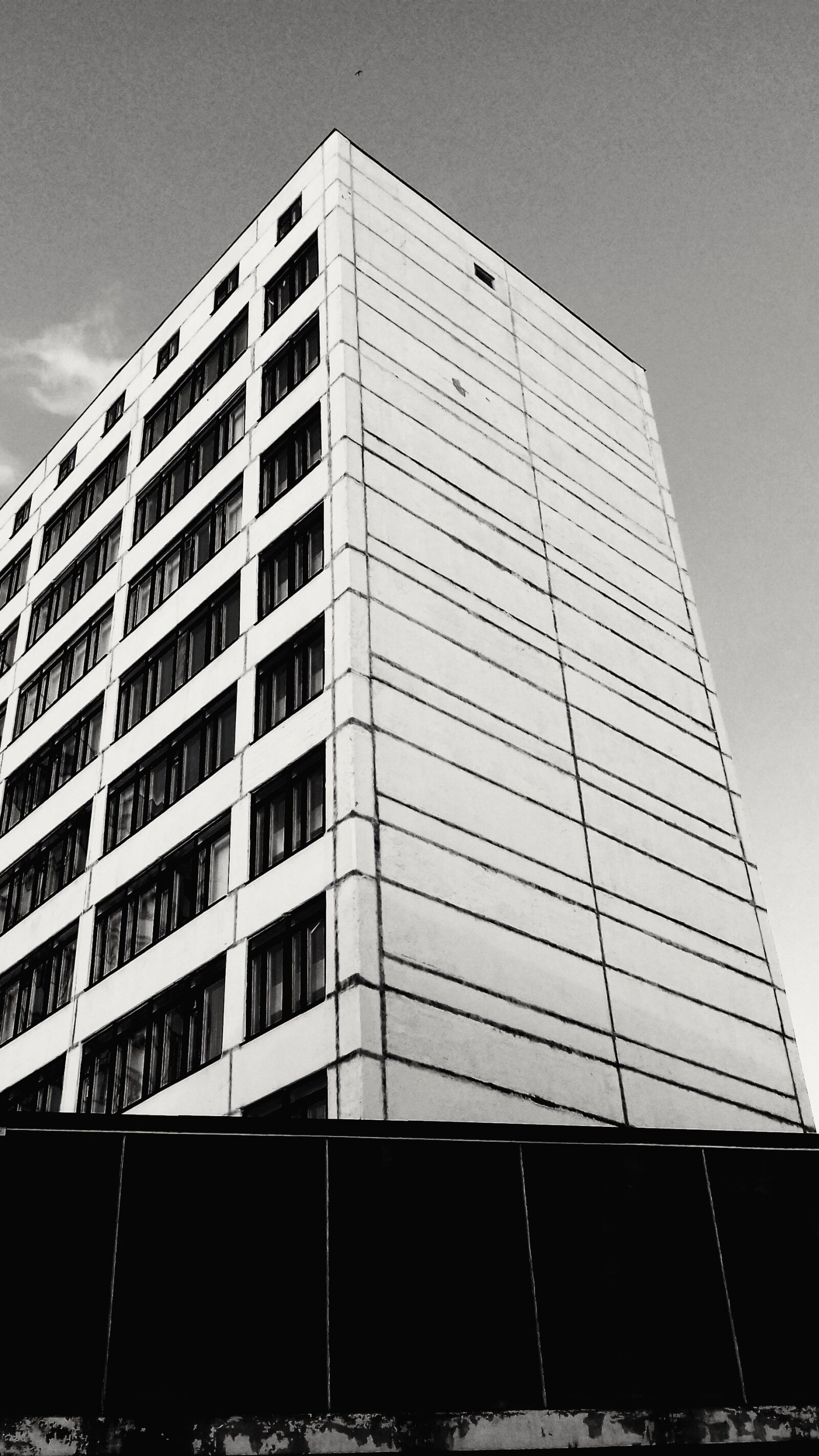 Samsung Galaxy J3(2016) sample photo. Black, white, city photography