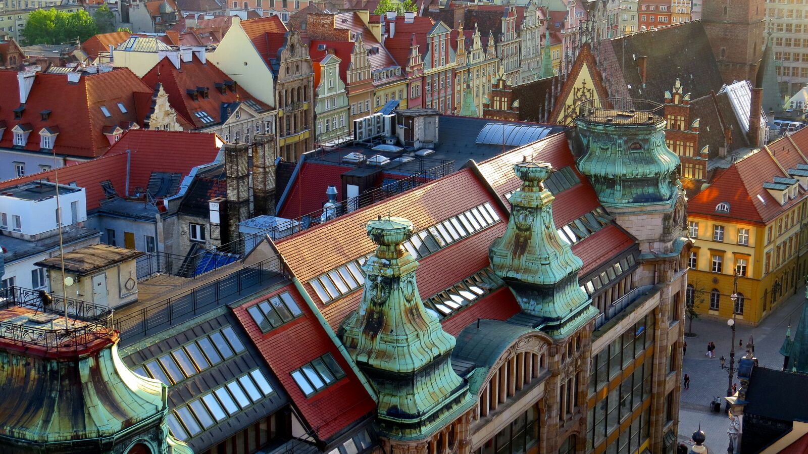 Canon PowerShot SX50 HS sample photo. Wroc aw, the roofs photography