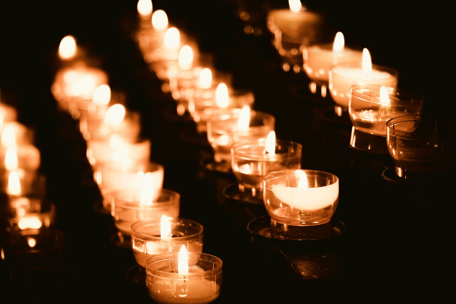 Fujifilm X-T30 sample photo. Candles, burn, church photography