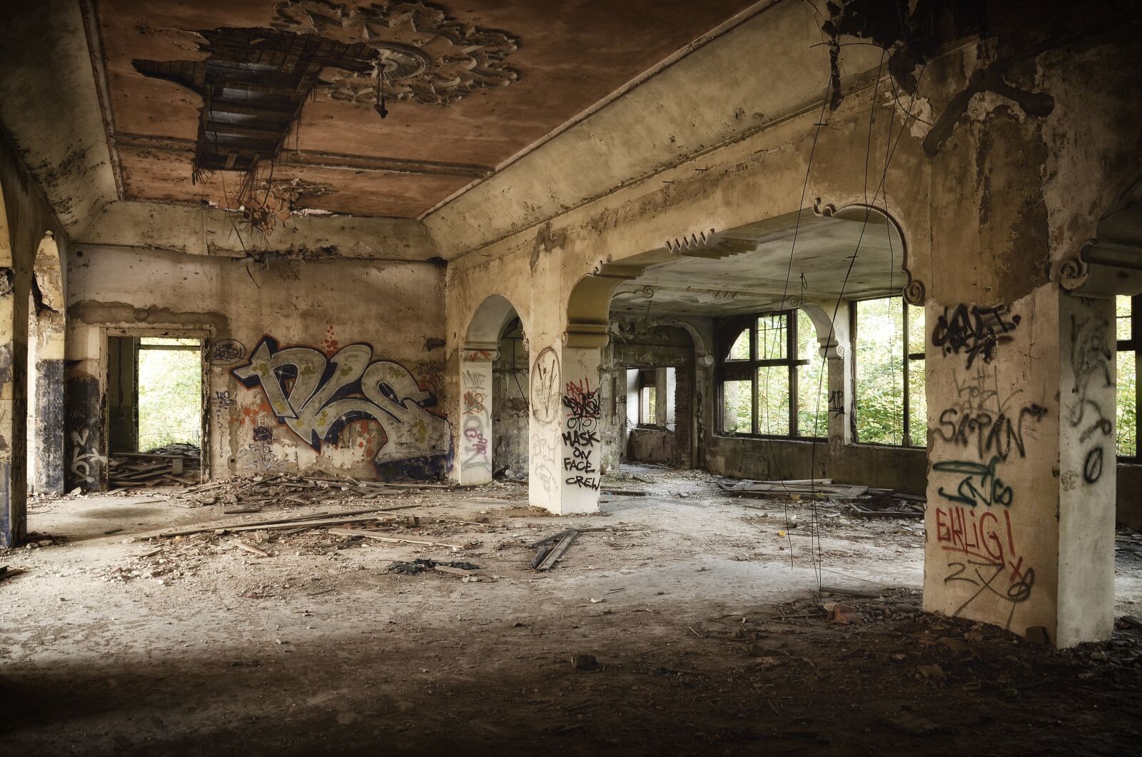 Nikon D5100 sample photo. Ruin, villa, lapsed photography