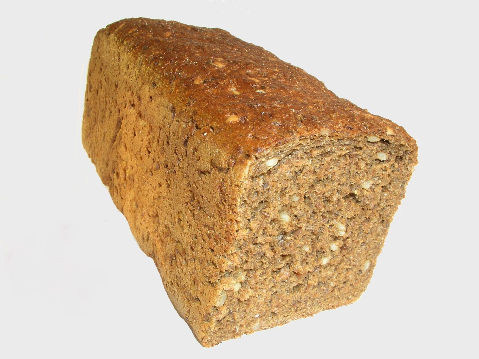 Olympus C5050Z sample photo. Core rye bread, bread photography