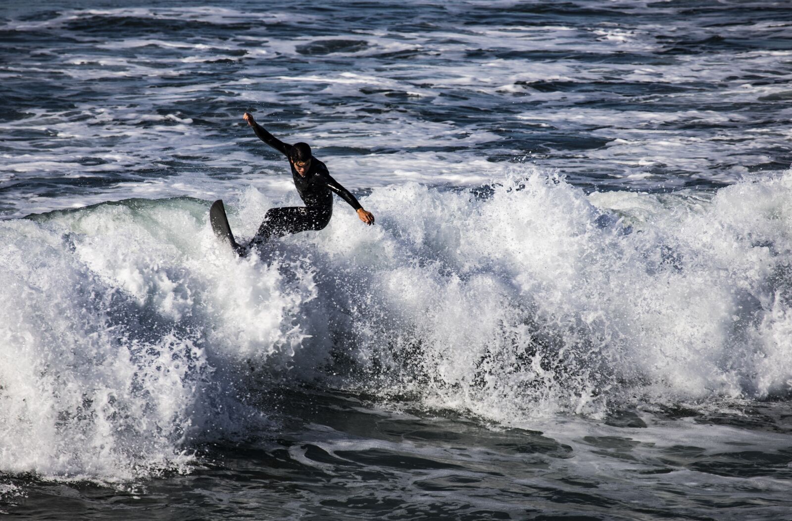 Canon EF 100-400mm F4.5-5.6L IS USM sample photo. Surfer, beach, surf photography