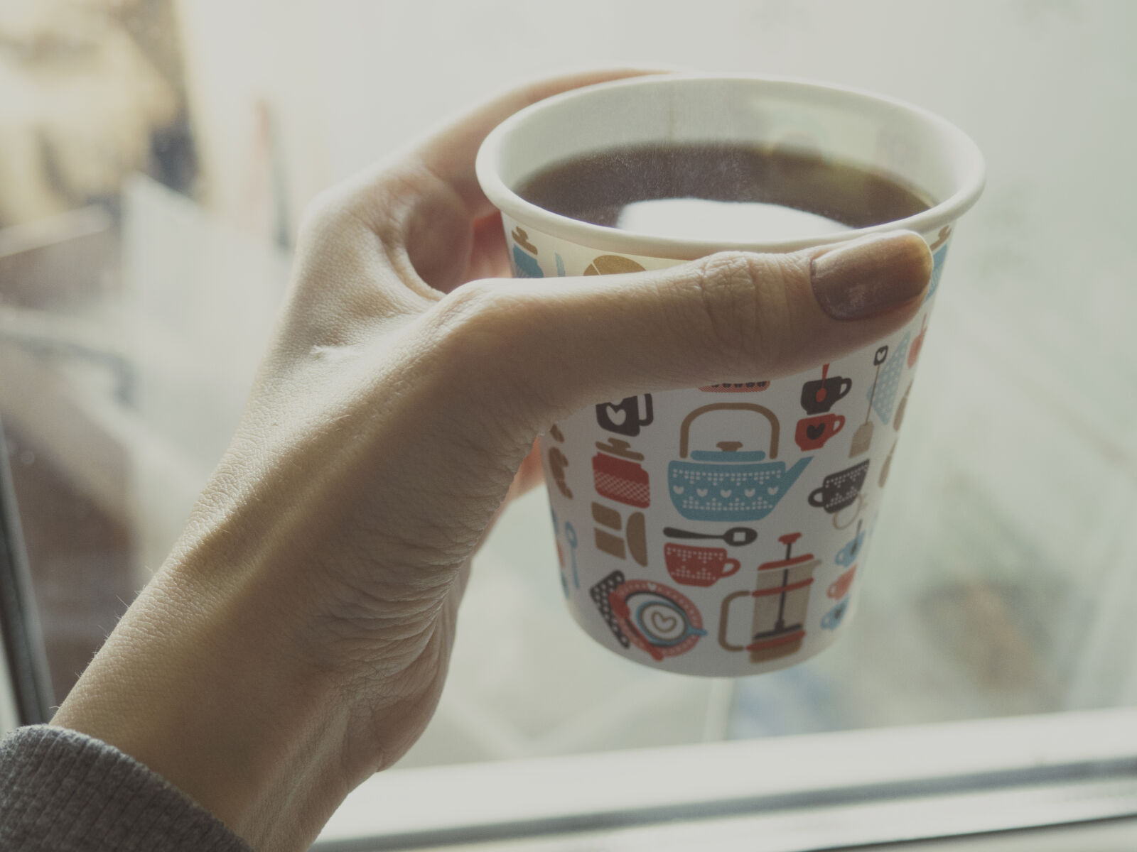 Olympus OM-D E-M10 II sample photo. Coffe, cup, drink, hand photography