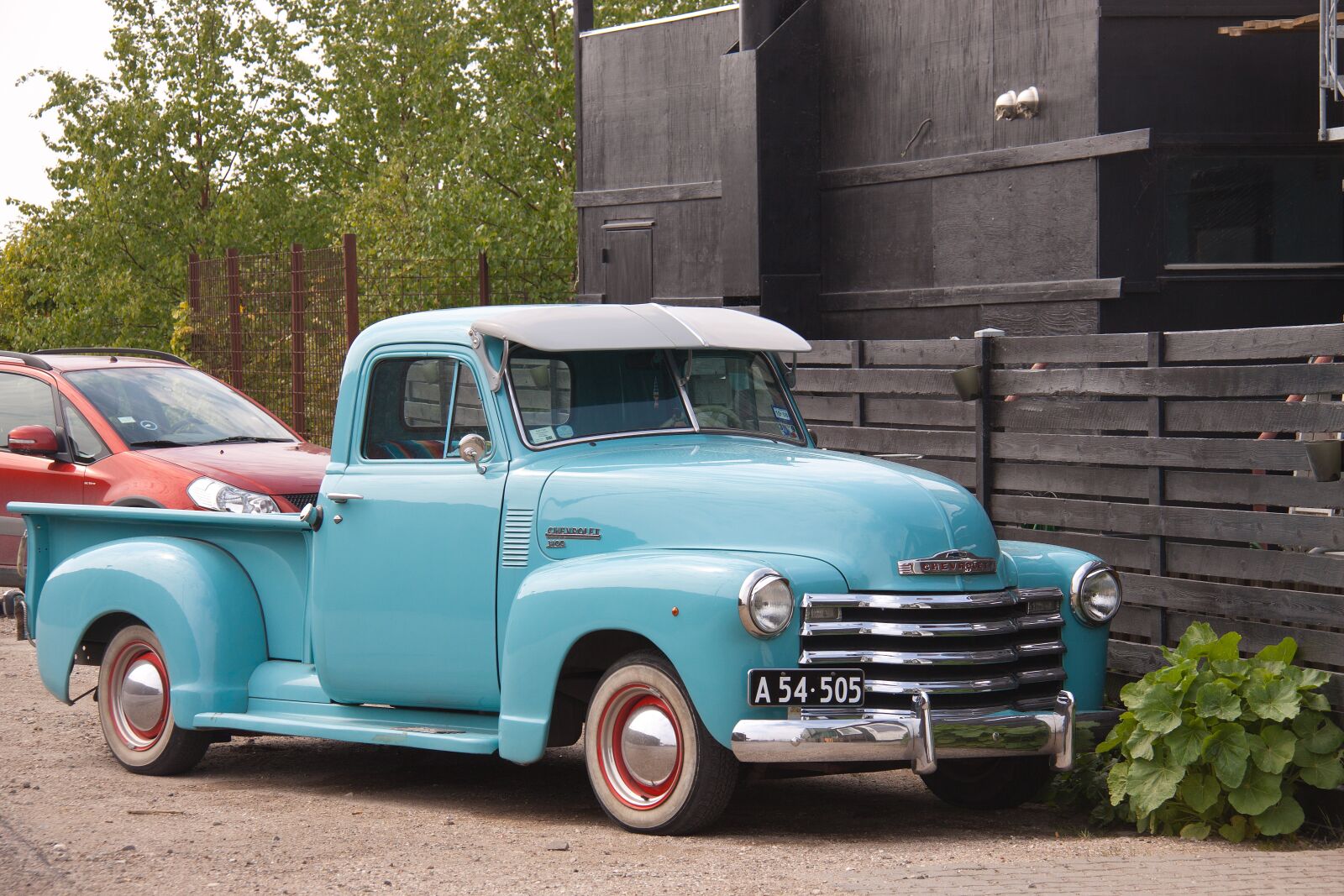 Canon EOS 50D sample photo. Vintage car, cutaway van photography