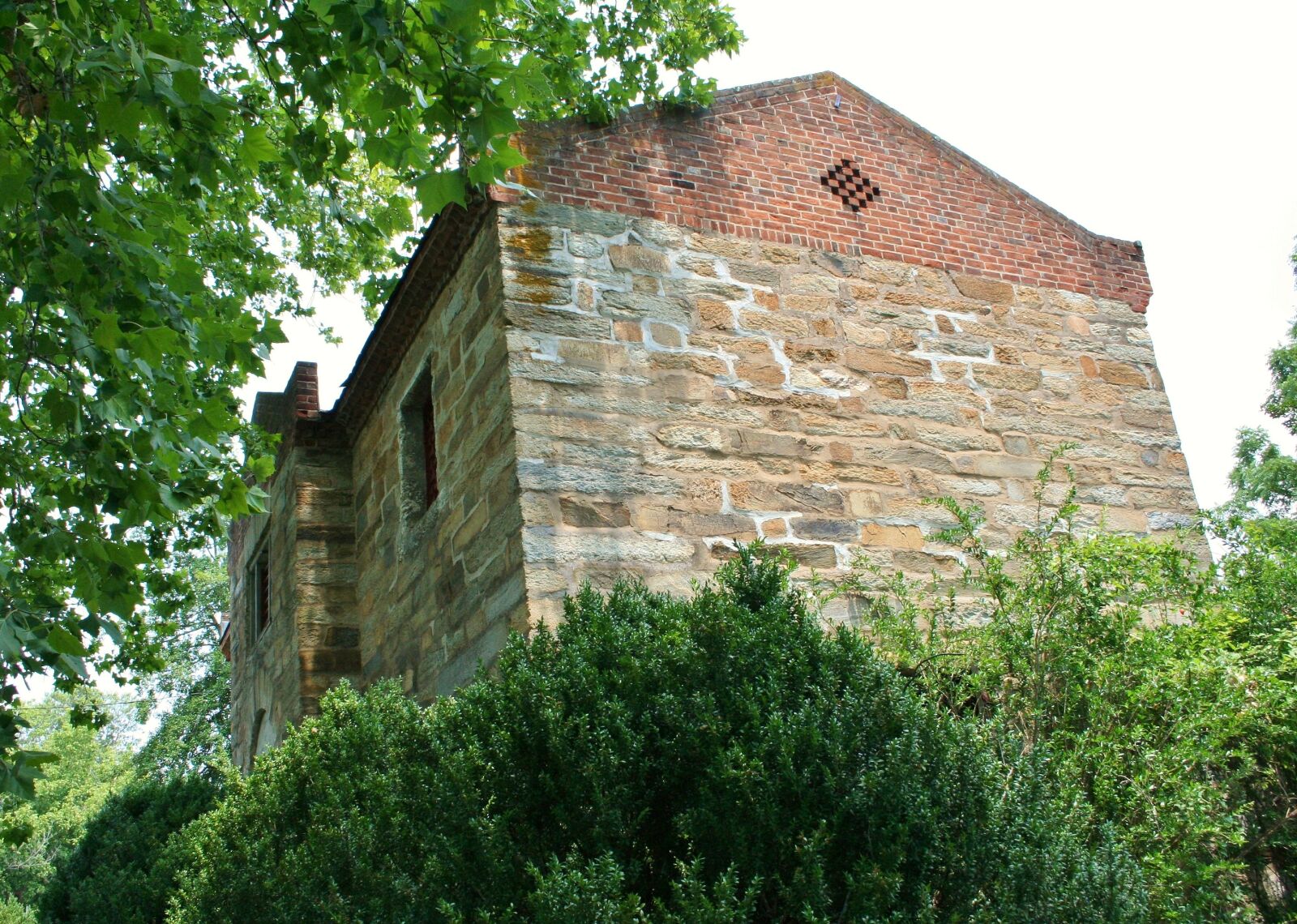 Canon EOS 350D (EOS Digital Rebel XT / EOS Kiss Digital N) sample photo. Jail, old, stone photography