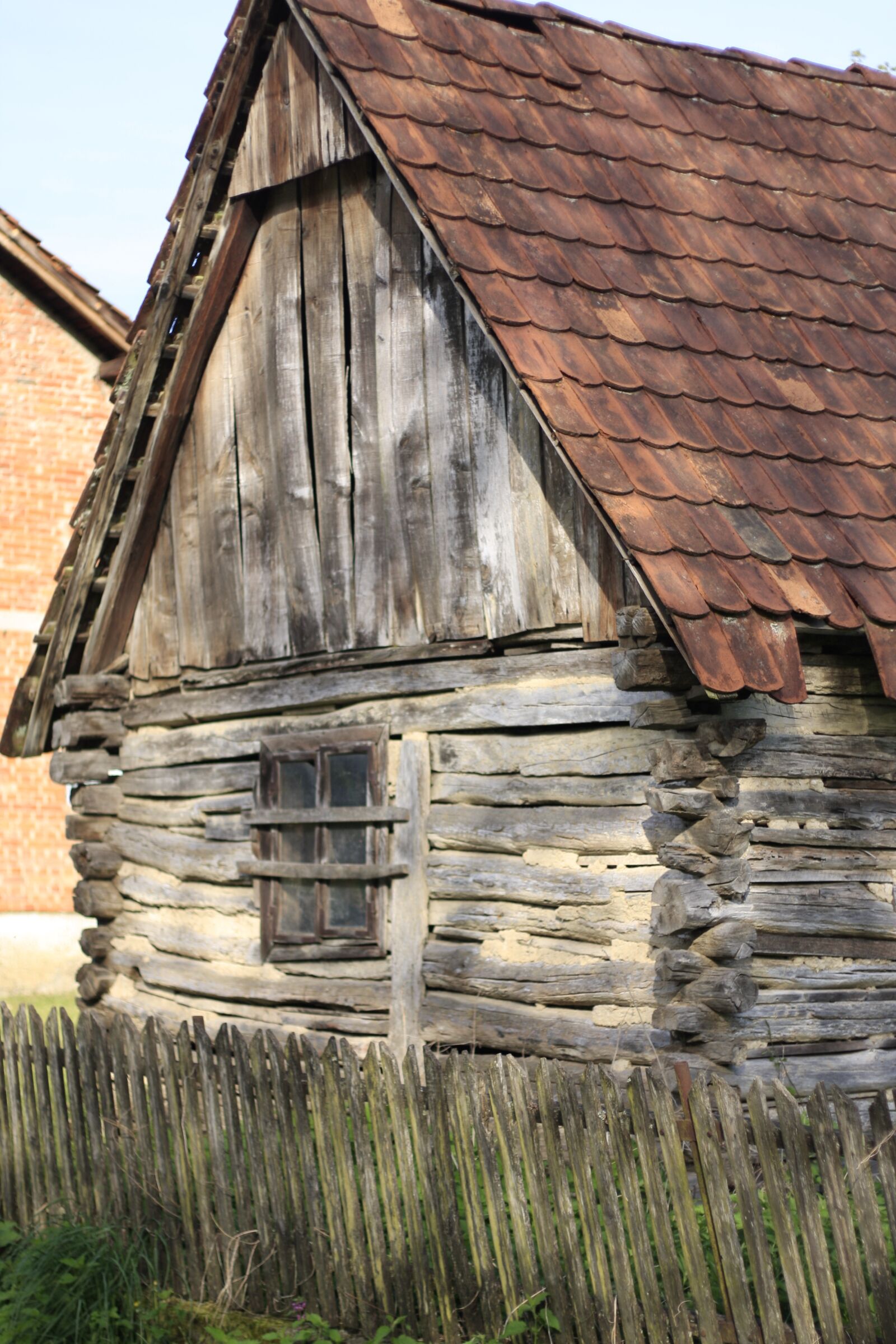 Canon EOS 40D sample photo. Wooden, house, home photography