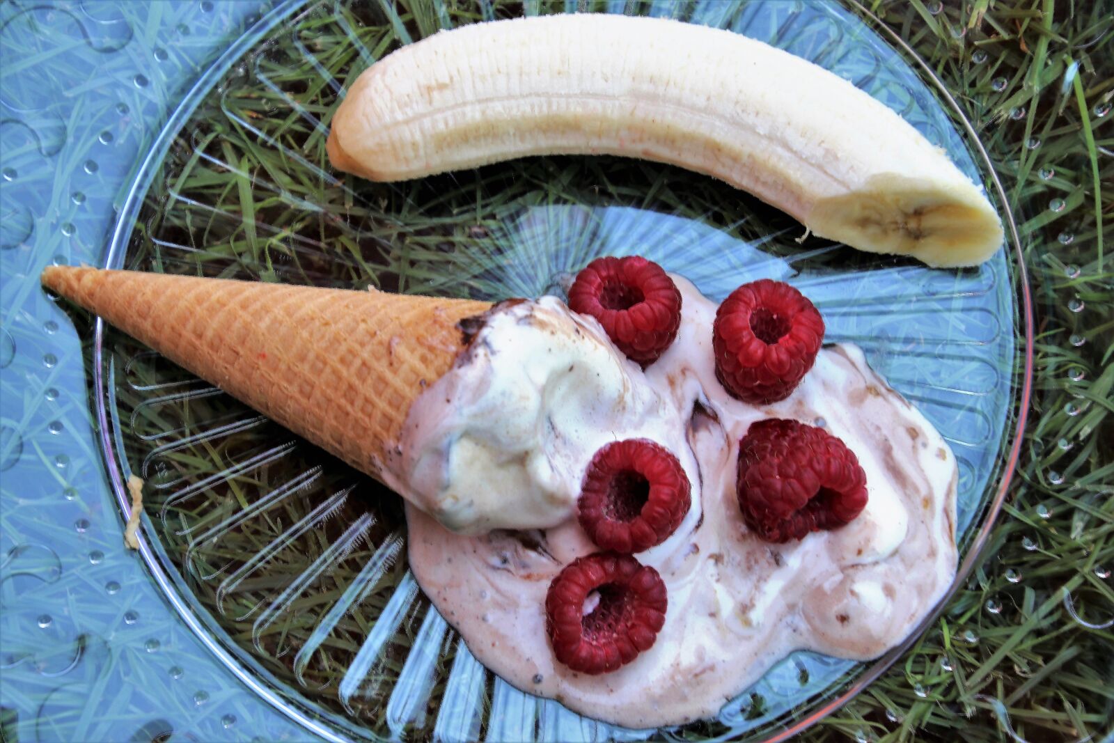 Canon EOS 80D sample photo. Ice cream, boiling hot photography
