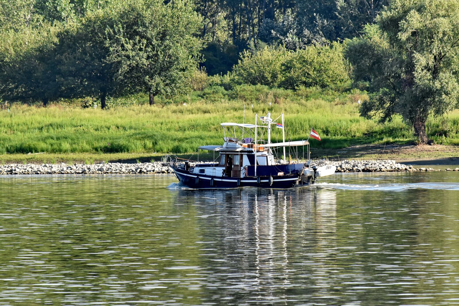 Nikon D5500 sample photo. Danube, fishing boat, riverbank photography