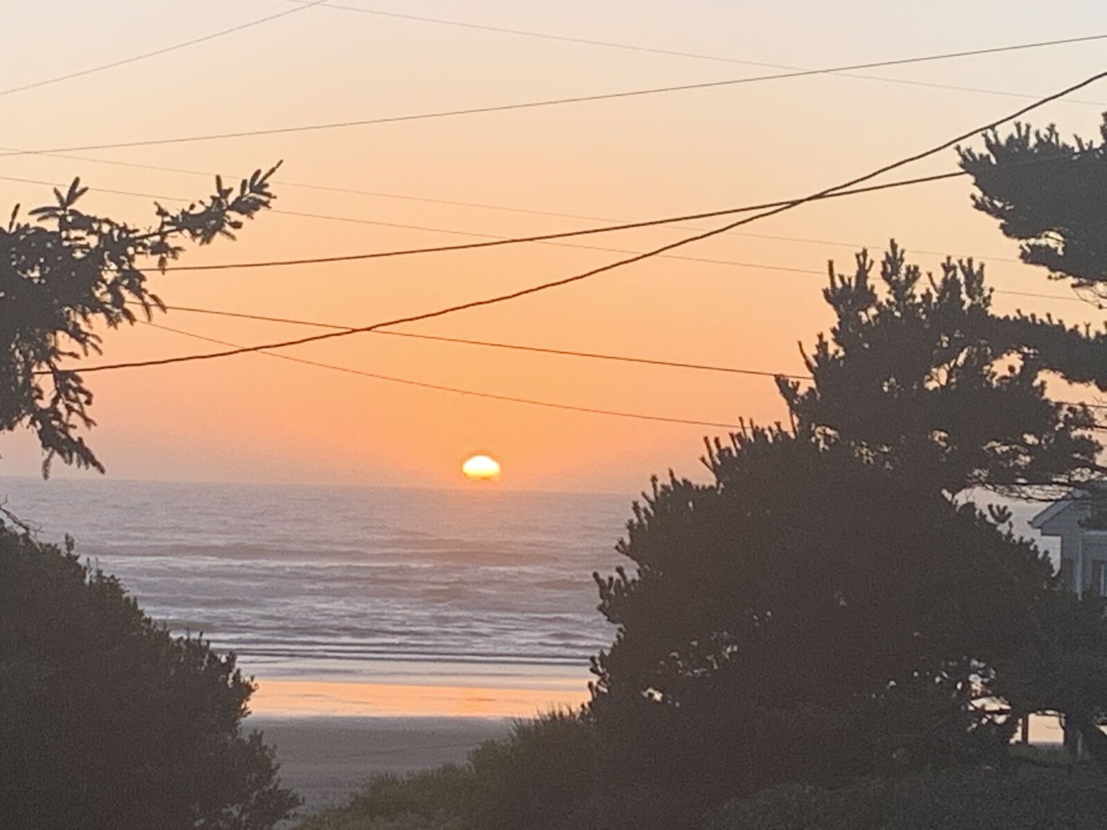 iPhone XR back camera 4.25mm f/1.8 sample photo. Sunset, yachats, oregon photography