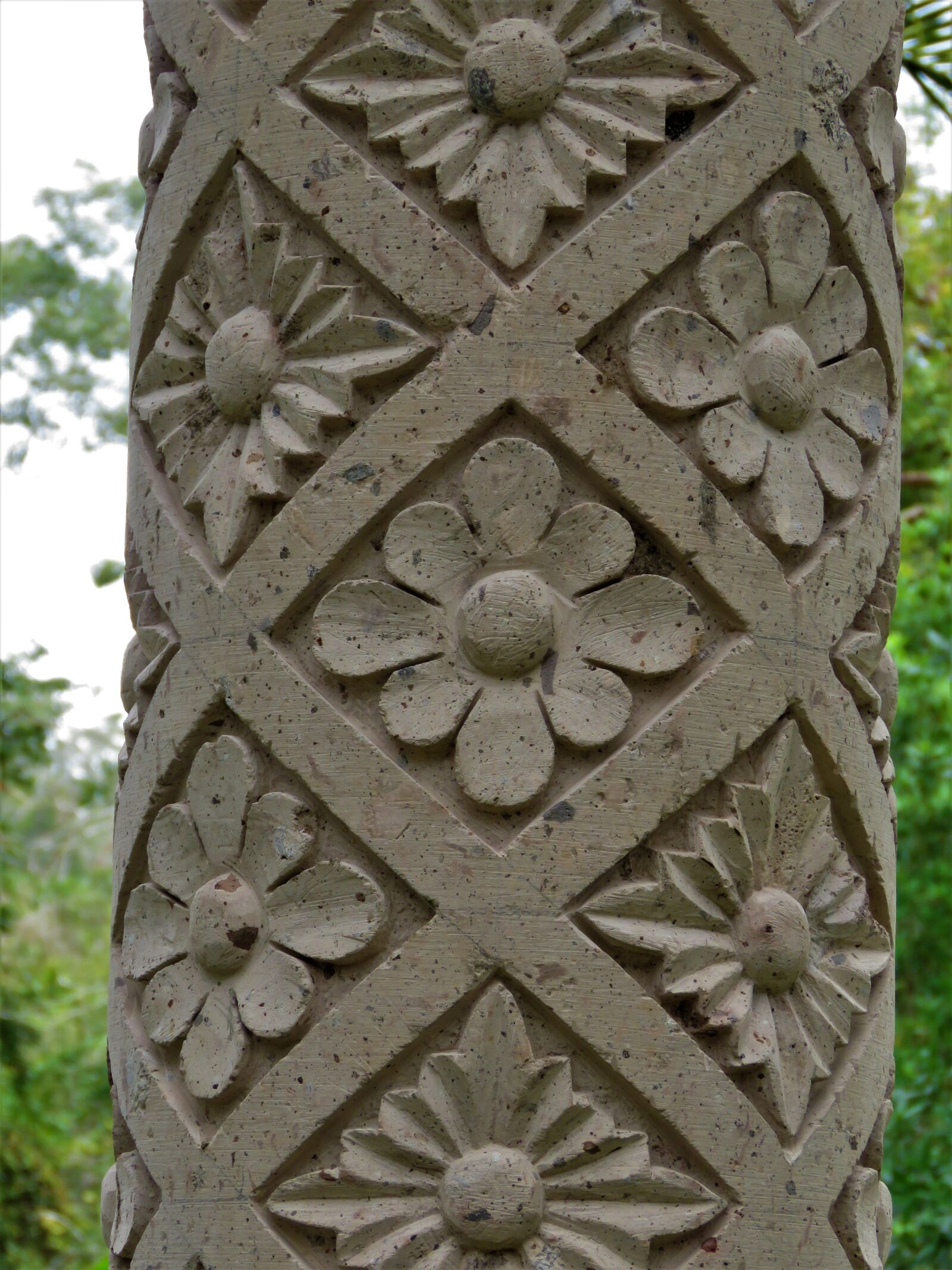 Canon PowerShot SX60 HS sample photo. Column, garden, vallarta botanical photography
