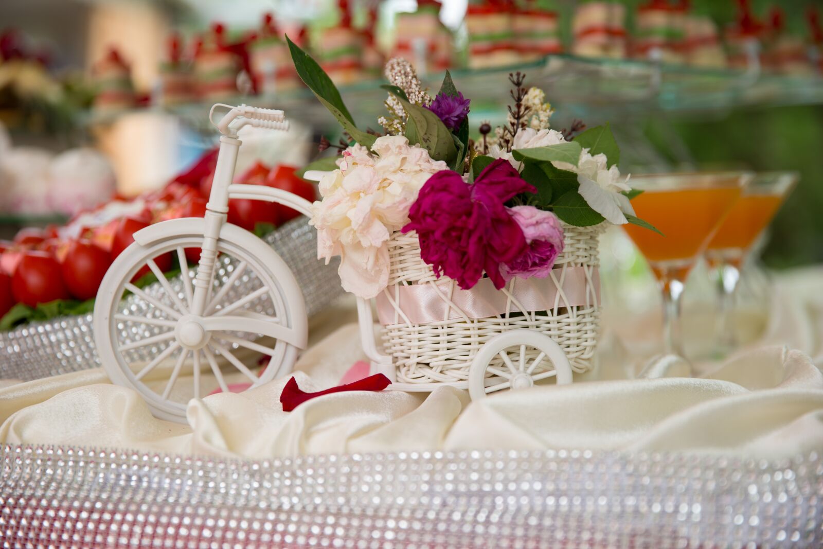 Canon EOS-1D X sample photo. Wedding, decoration, bike photography