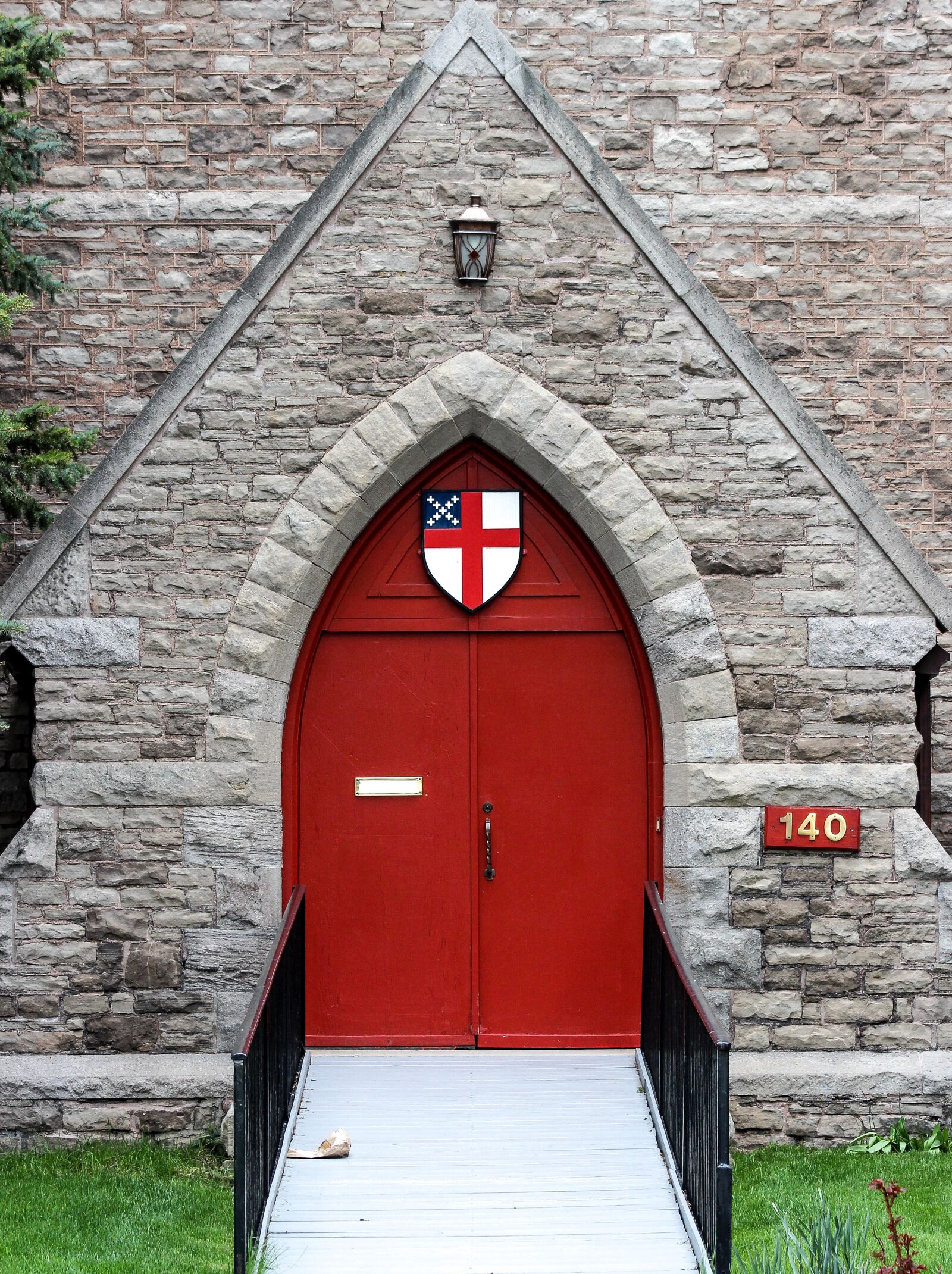 Canon EOS 600D (Rebel EOS T3i / EOS Kiss X5) sample photo. Door, entrance, architecture photography