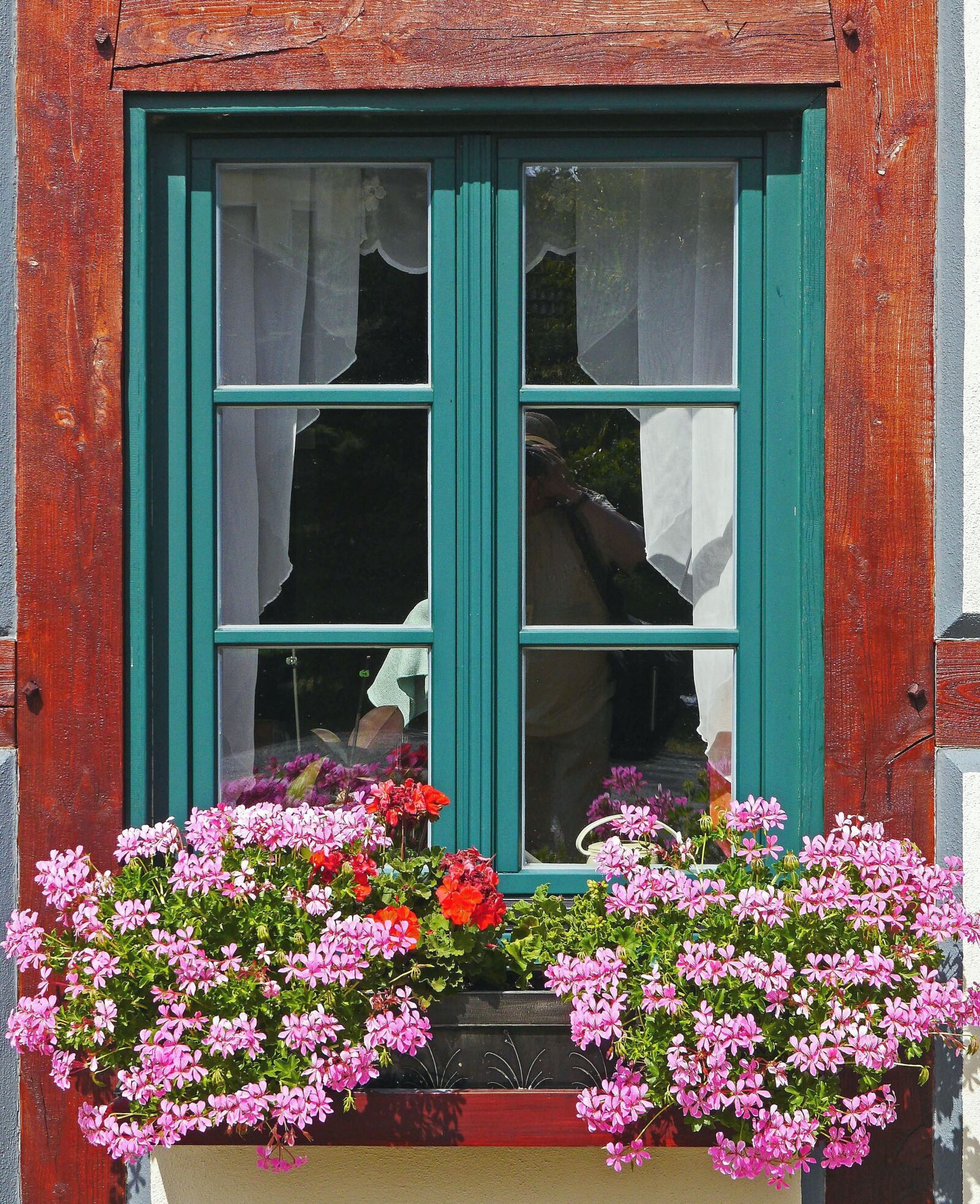 Panasonic Lumix DMC-GH3 sample photo. House, window, architecture, wall photography