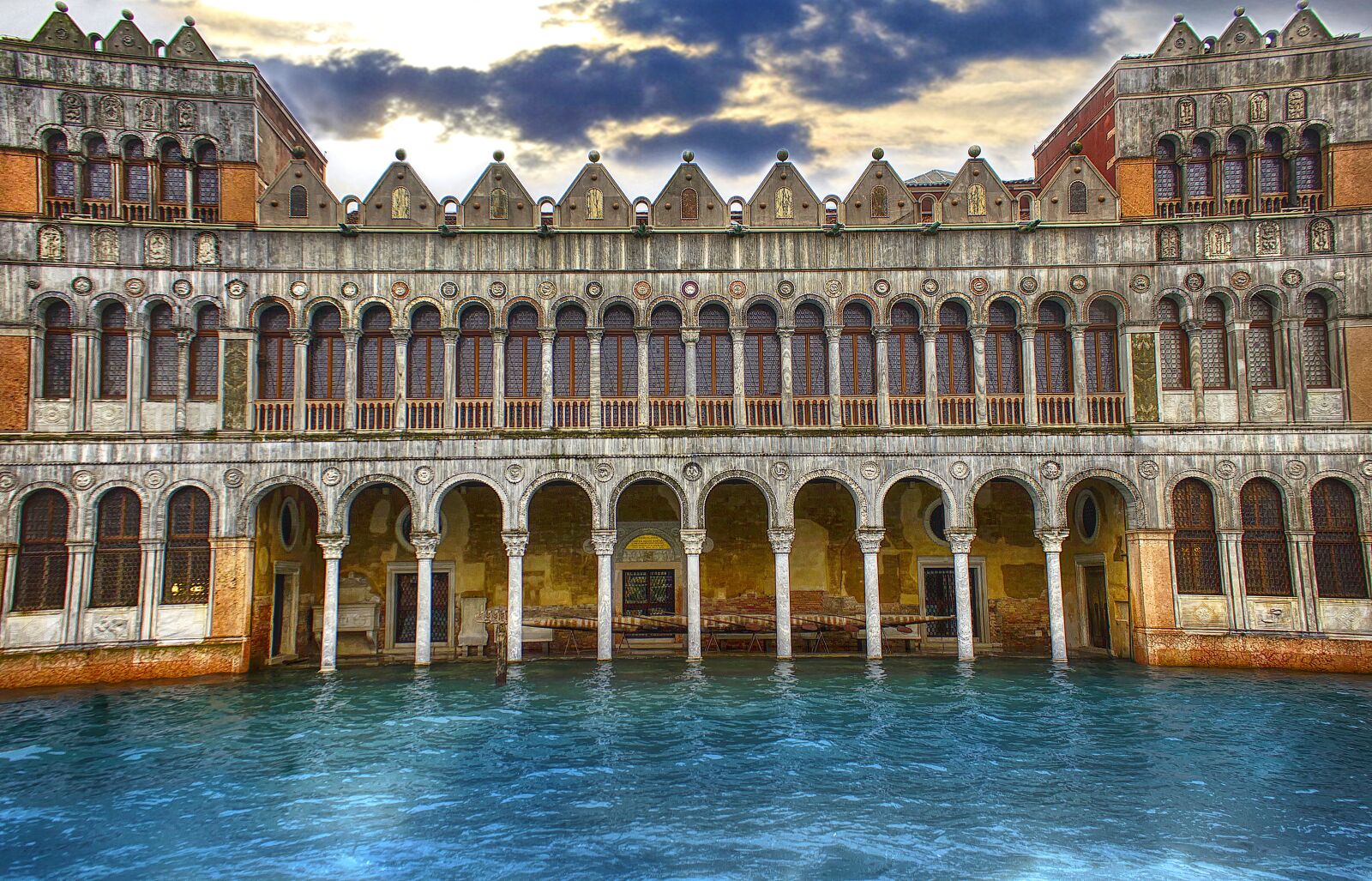 Canon EOS 600D (Rebel EOS T3i / EOS Kiss X5) sample photo. Venice, italy, building photography