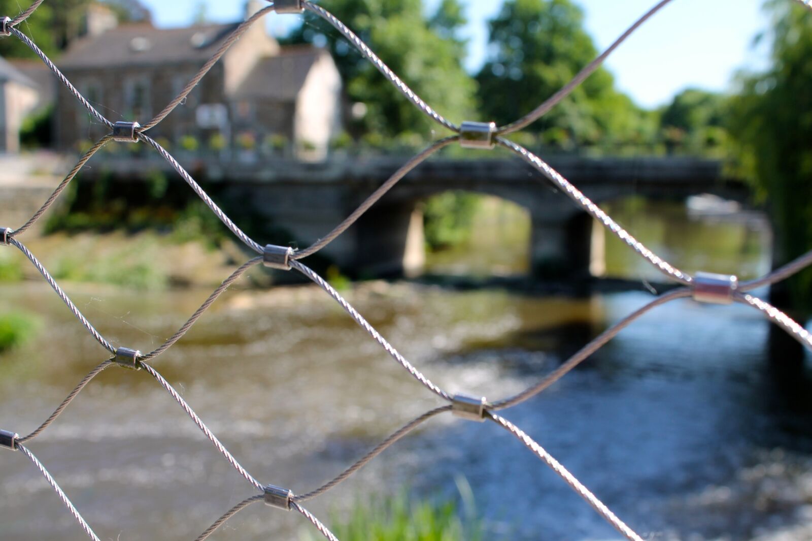 Canon EOS 1100D (EOS Rebel T3 / EOS Kiss X50) sample photo. Fence, water, bridge photography