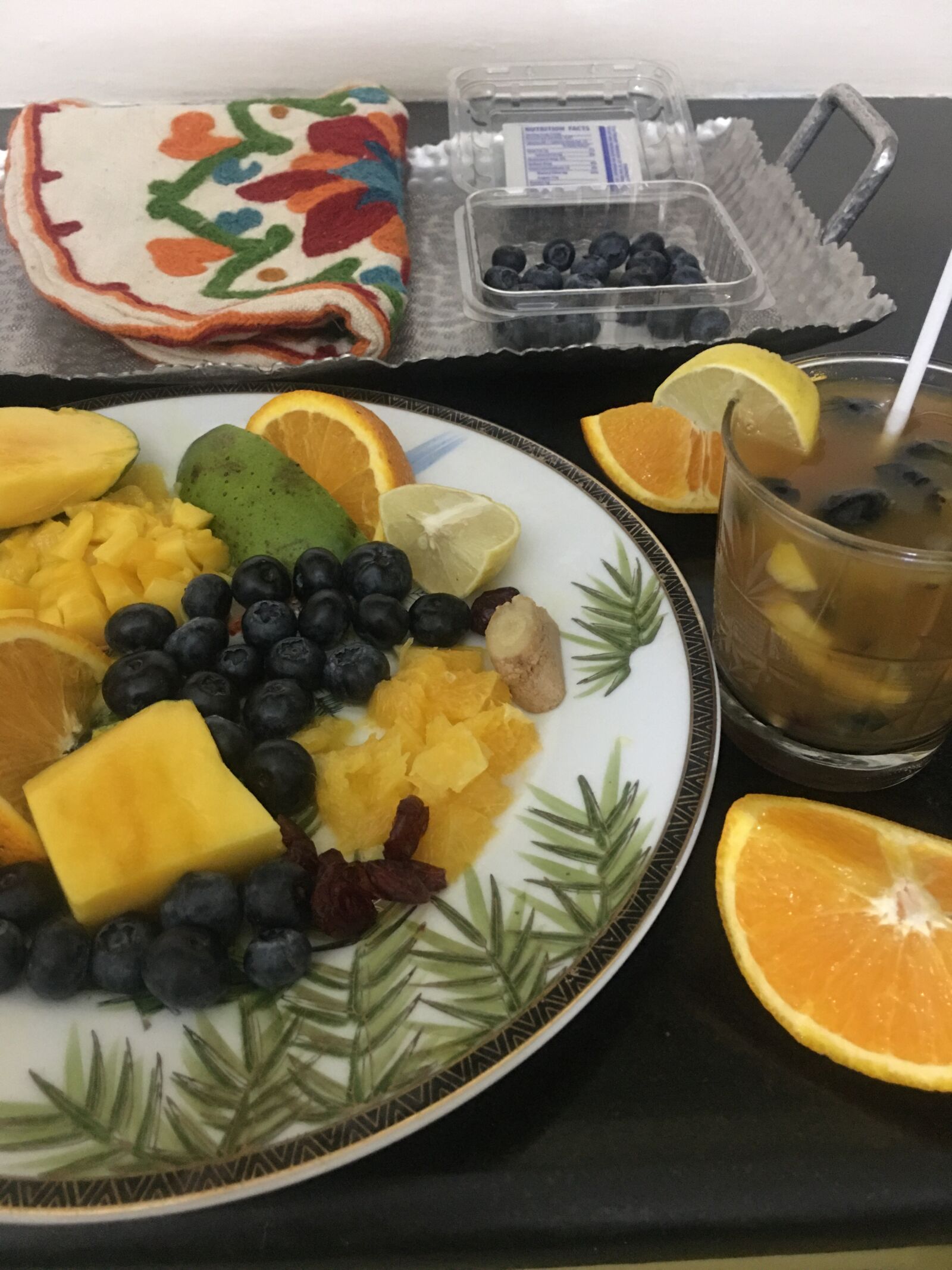 iPhone 6s Plus back camera 4.15mm f/2.2 sample photo. Fruit, blueberry, blueberries photography