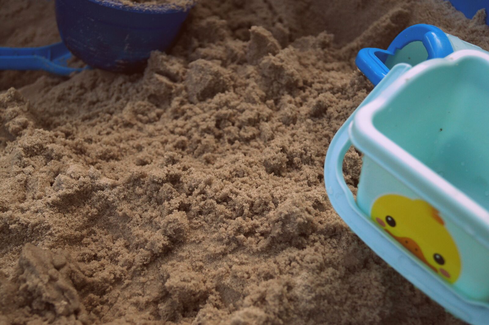 Sony DT 18-55mm F3.5-5.6 SAM II sample photo. Sand pit, playground, sand photography