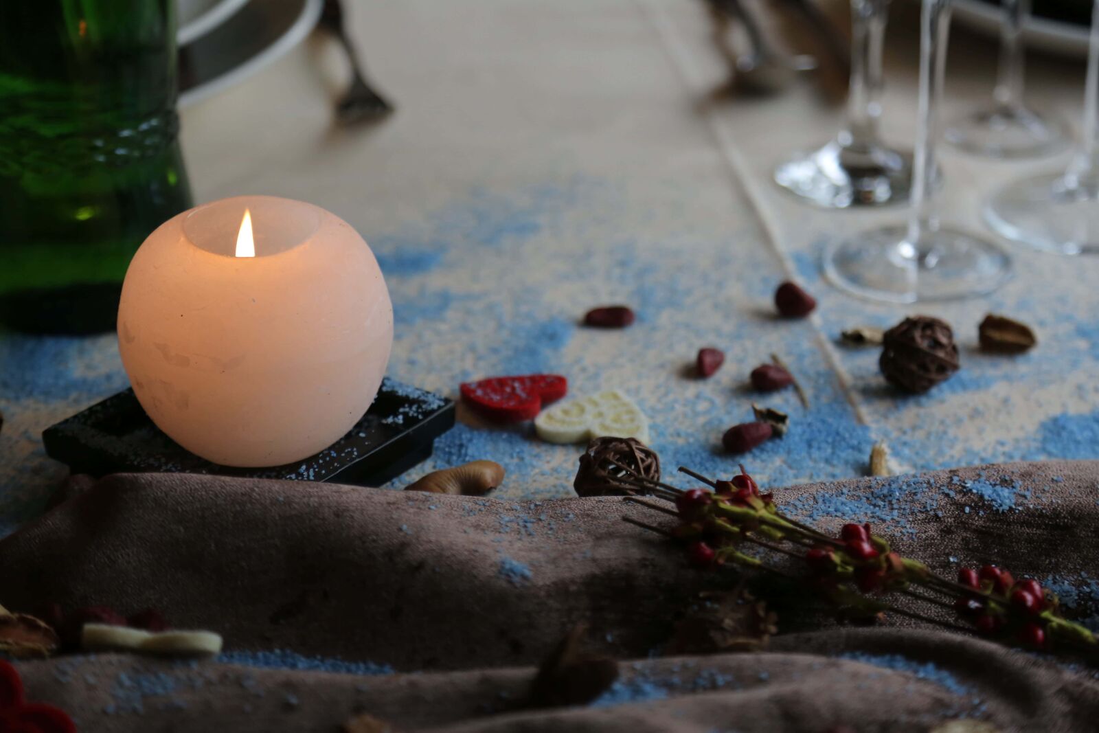 Canon EOS 5D Mark III sample photo. Candle, candlelight, table, tablecloth photography