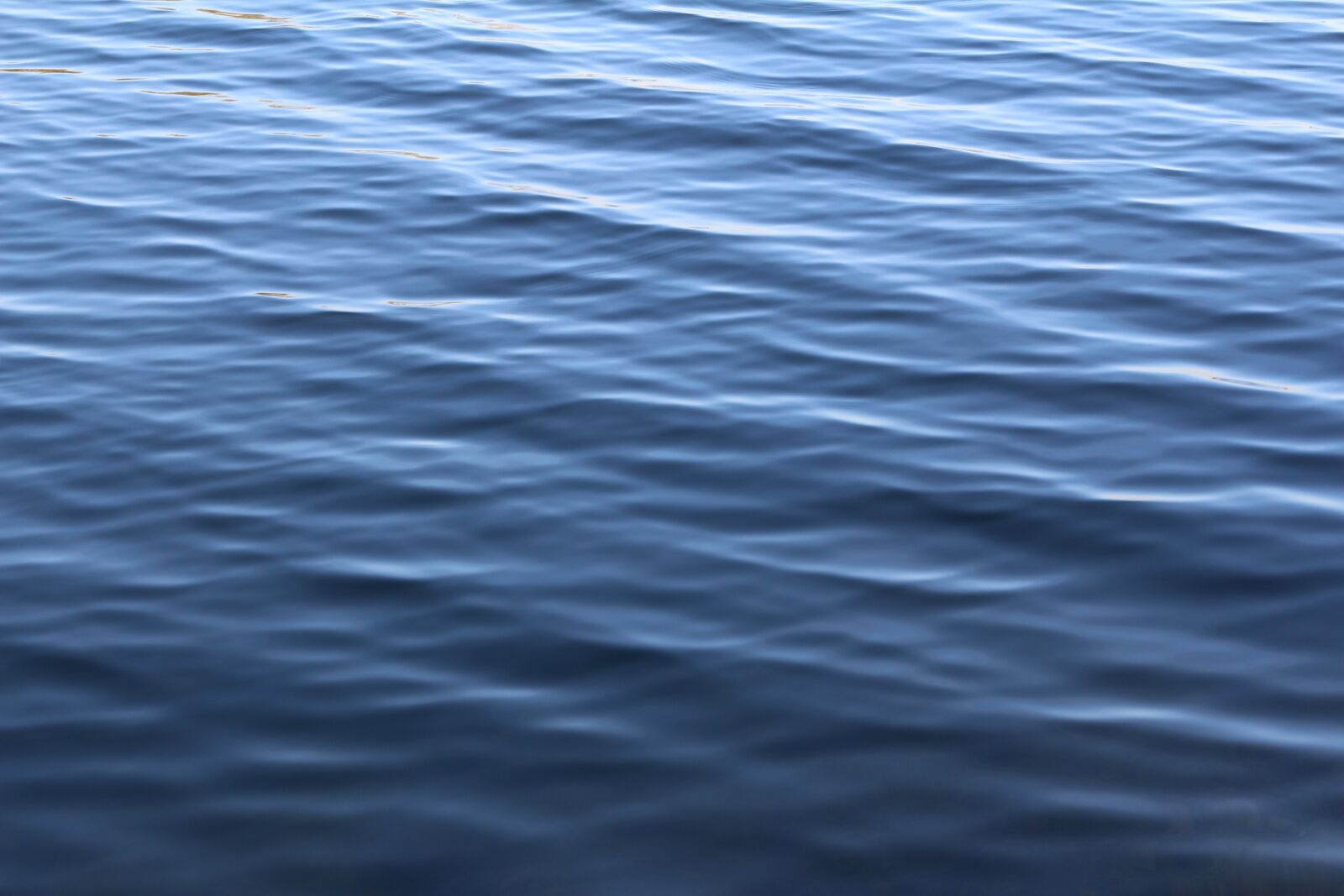 Canon EOS 700D (EOS Rebel T5i / EOS Kiss X7i) sample photo. Blue, smooth, calm photography