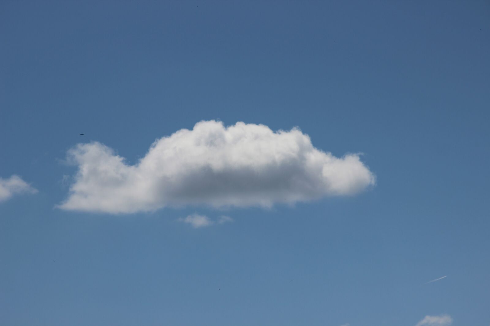 Canon EOS 600D (Rebel EOS T3i / EOS Kiss X5) sample photo. Clouds, sky, weather photography