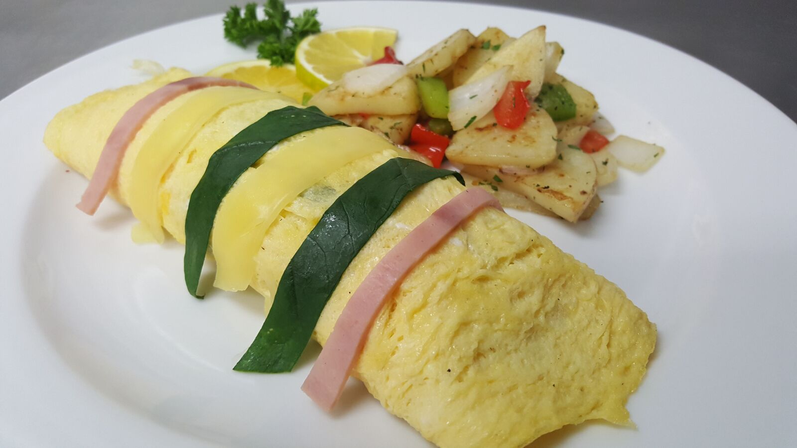 Samsung Galaxy Note5 sample photo. Omelet, lunch, restaurant photography