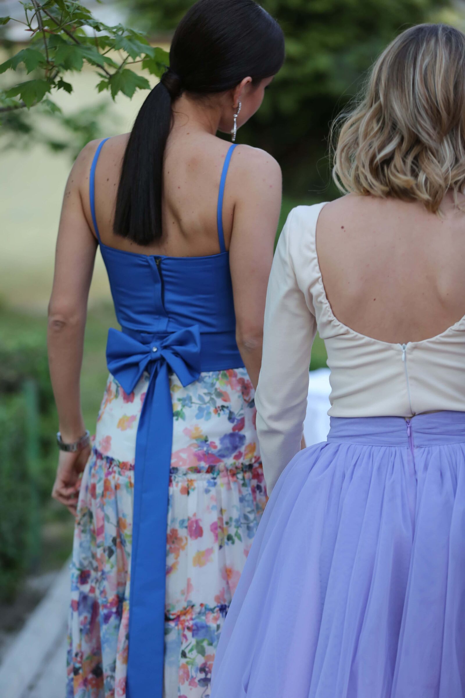 Canon EOS 5D Mark III sample photo. Dress, girlfriend, elegance, friends photography
