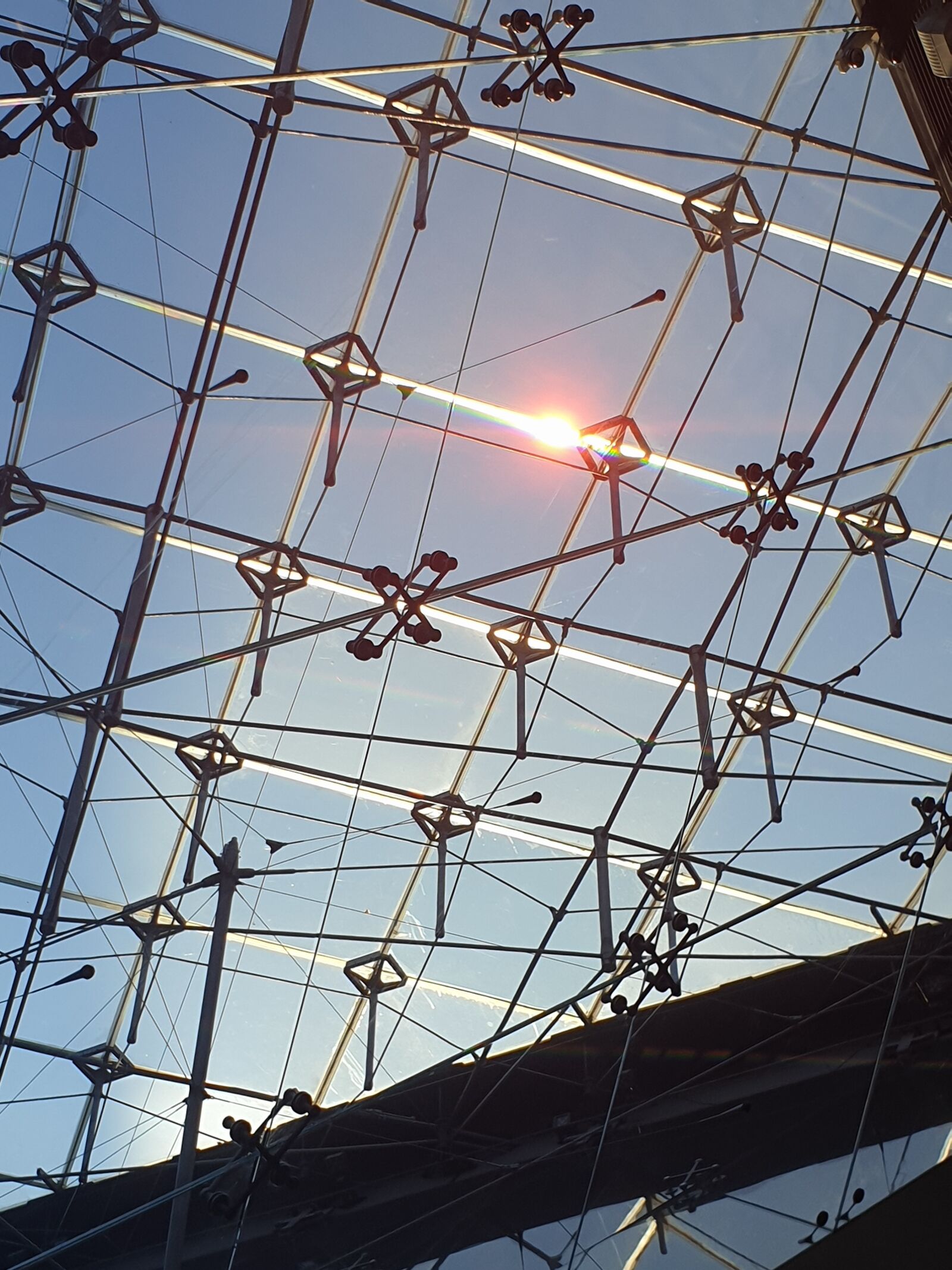 Samsung Galaxy S9 sample photo. Pyramid of the louvre photography