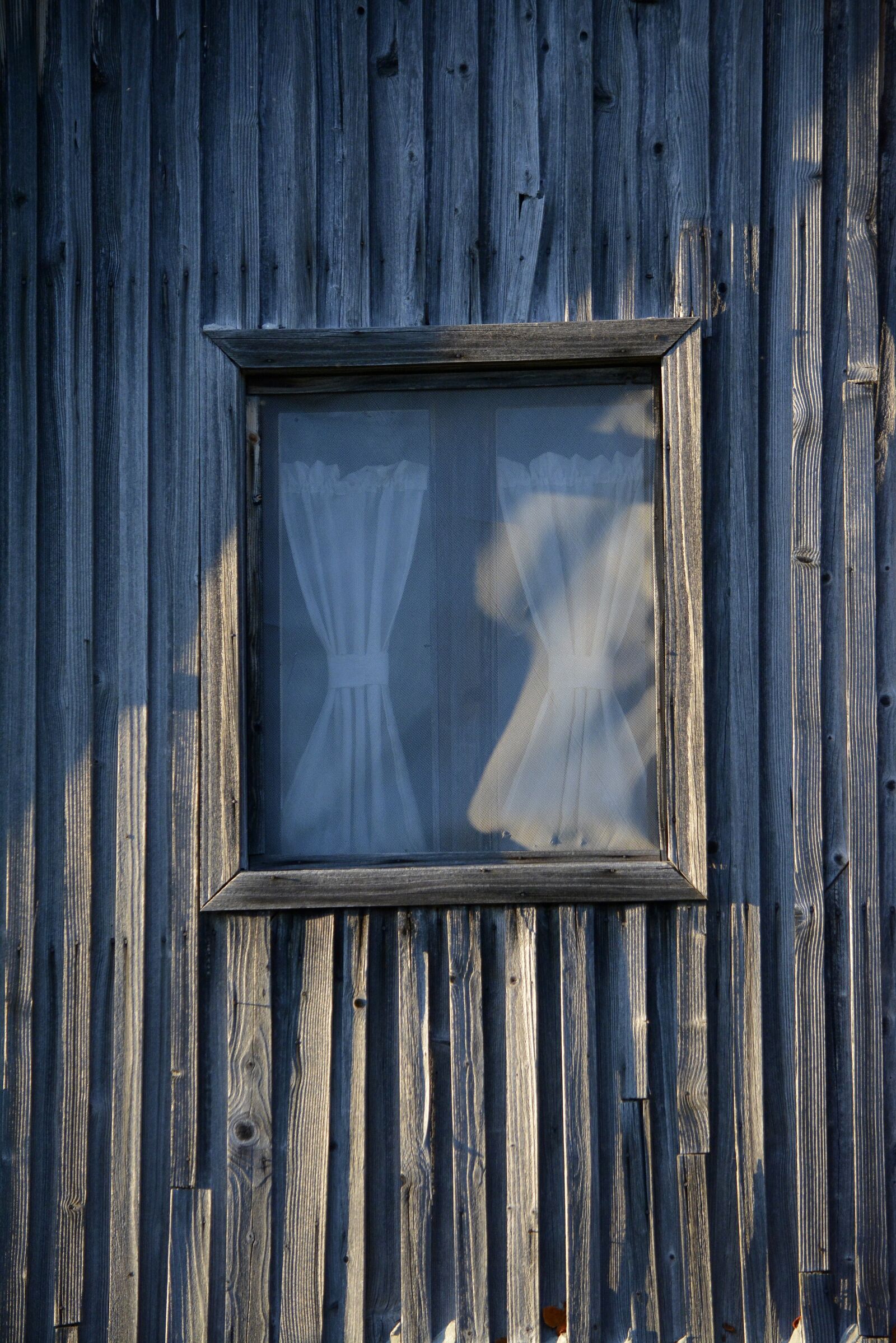 Nikon D5200 sample photo. Window, wall, cottage photography