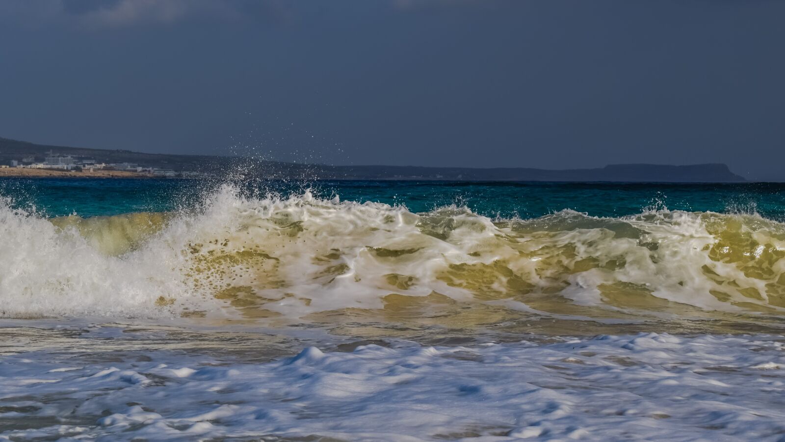 Nikon D3300 sample photo. Wave, smashing, foam photography
