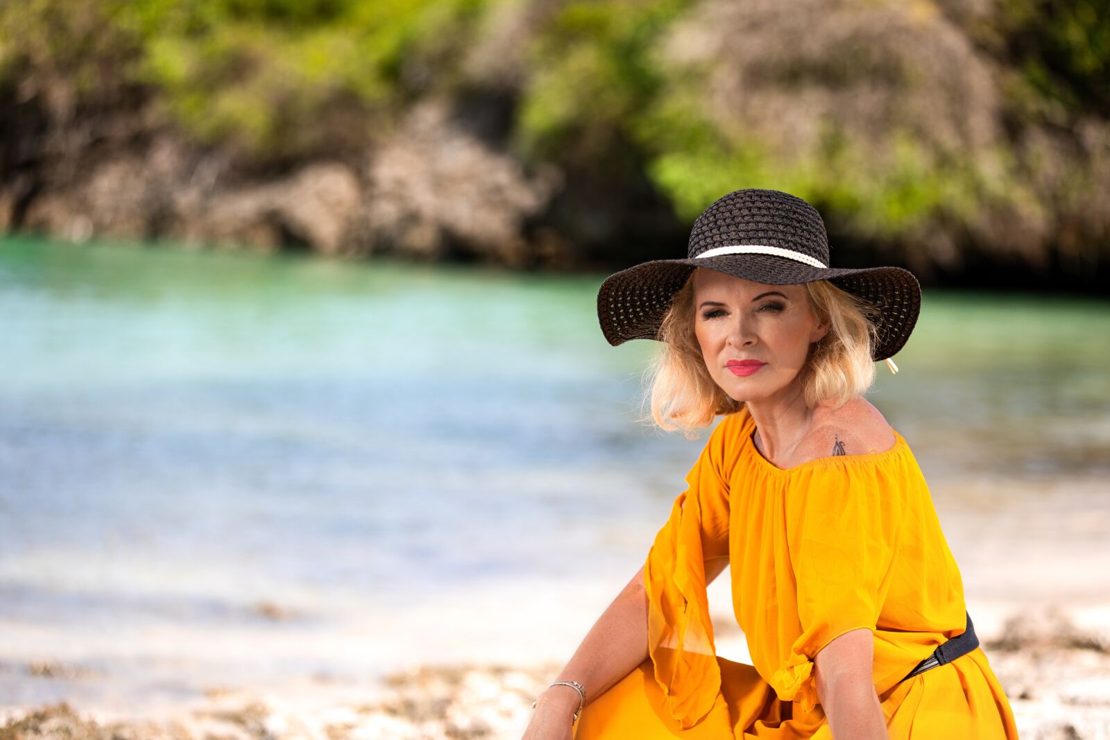 Canon EF 70-200mm F2.8L IS II USM sample photo. Woman, beach, water photography