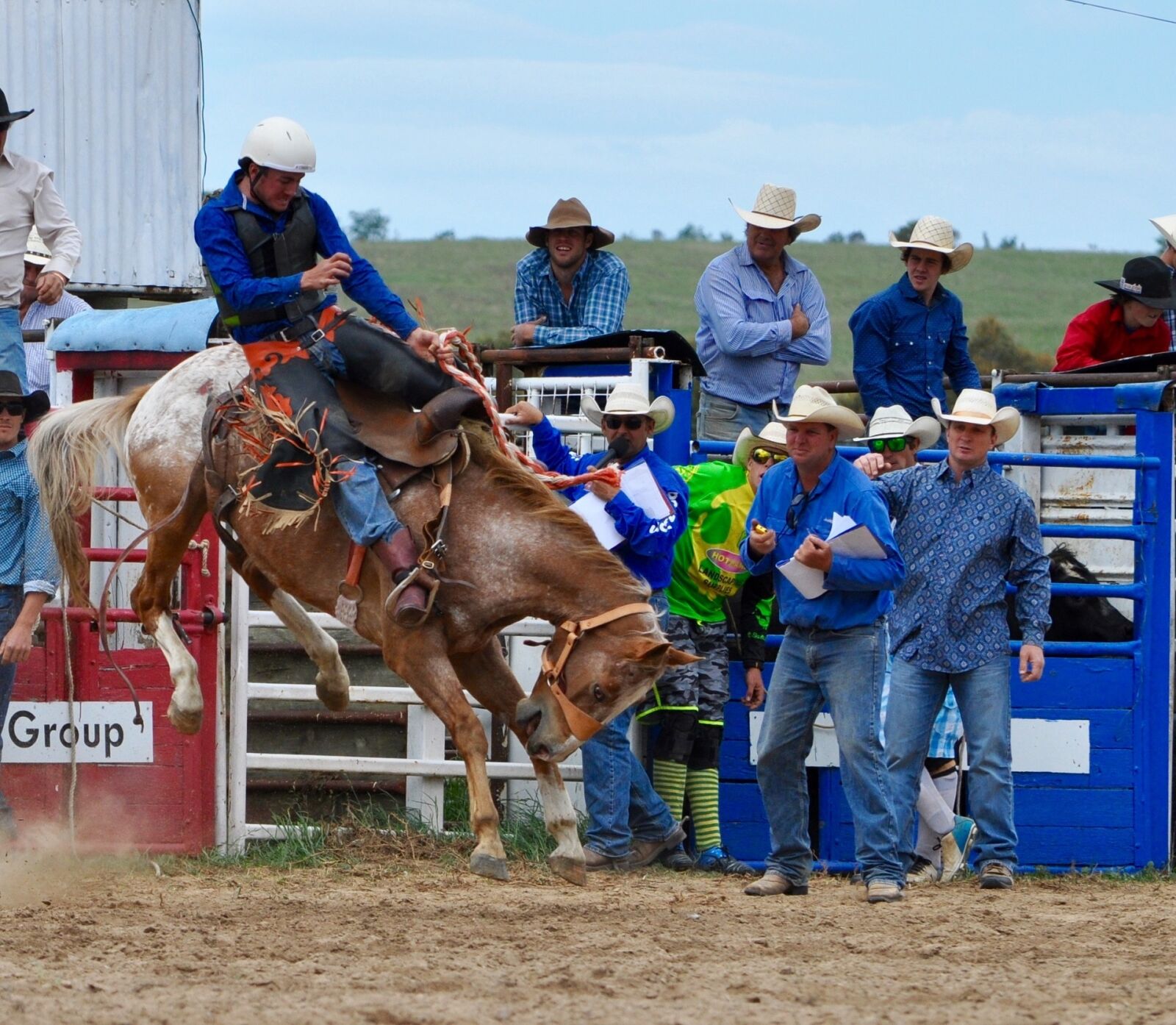 Nikon D5000 sample photo. Cowboys, bronc rider, rodeo photography