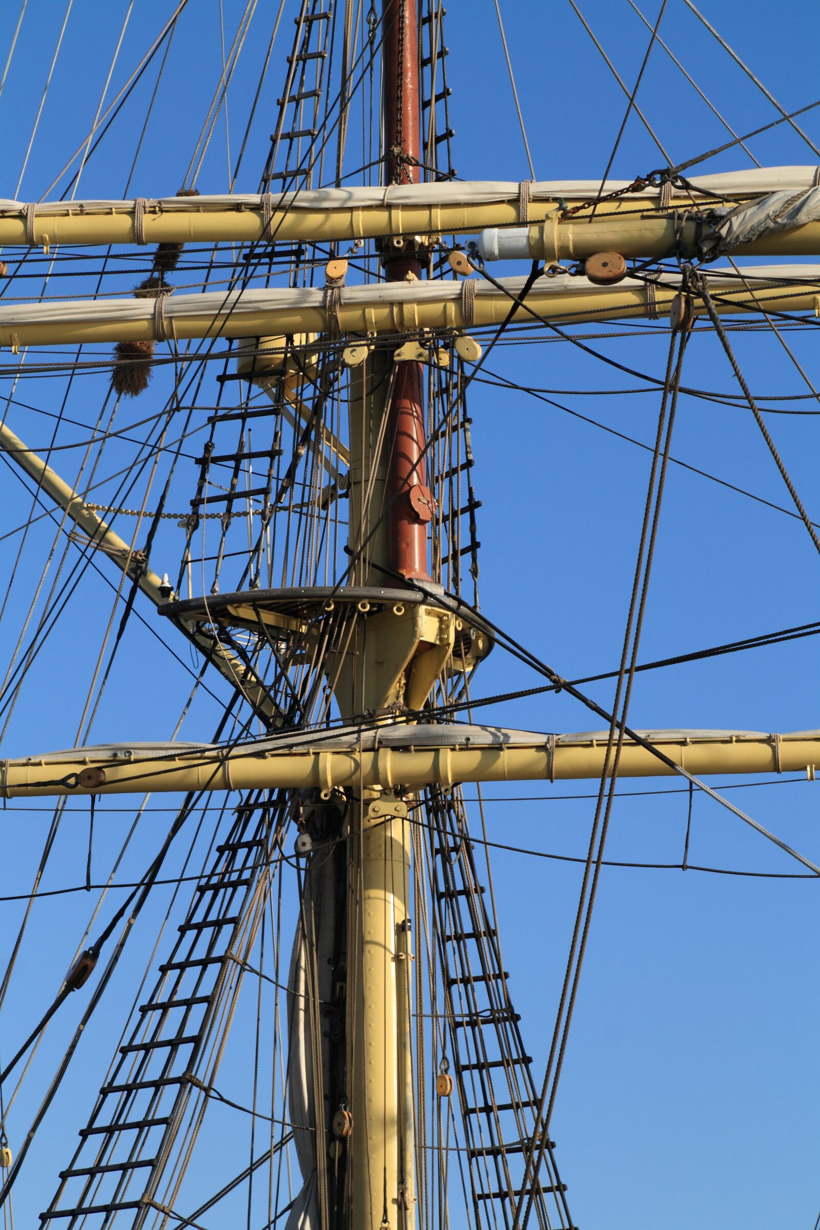 Canon EOS 1000D (EOS Digital Rebel XS / EOS Kiss F) sample photo. Ship, sailing, boat photography