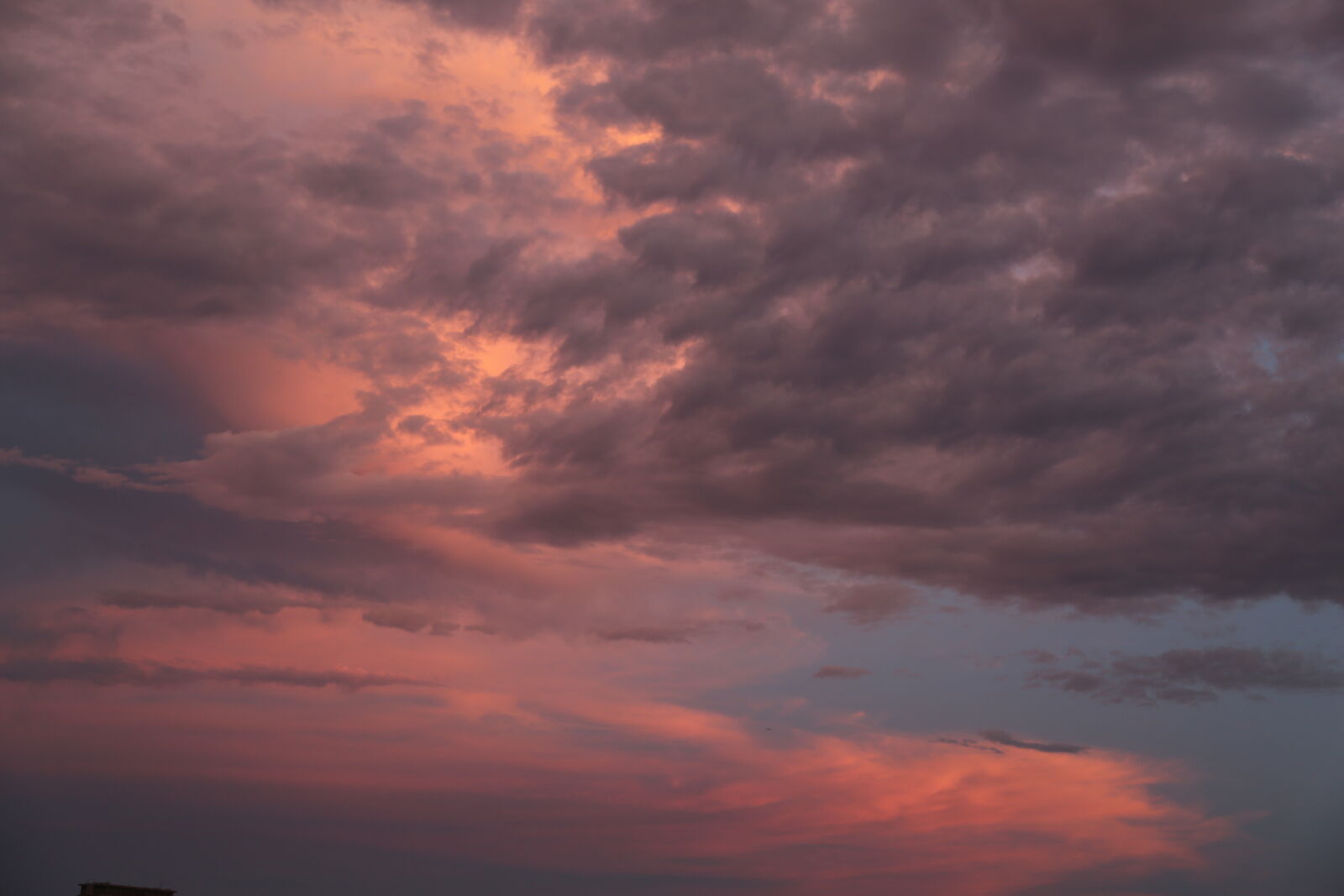Canon EF 24-105mm F4L IS USM sample photo. Clouds, sunset, pink photography