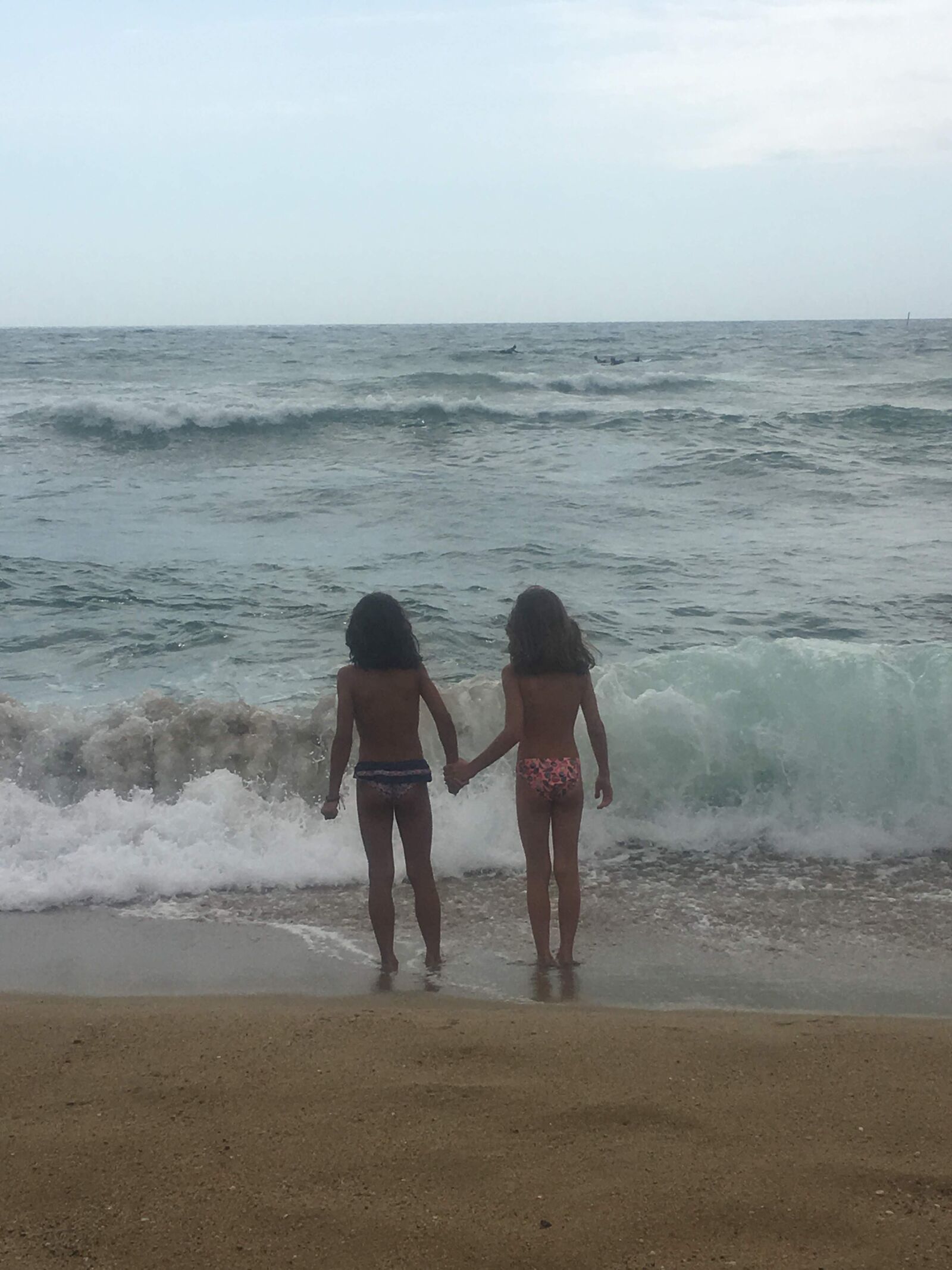 Apple iPhone 6s sample photo. Beach, friends, friendship photography