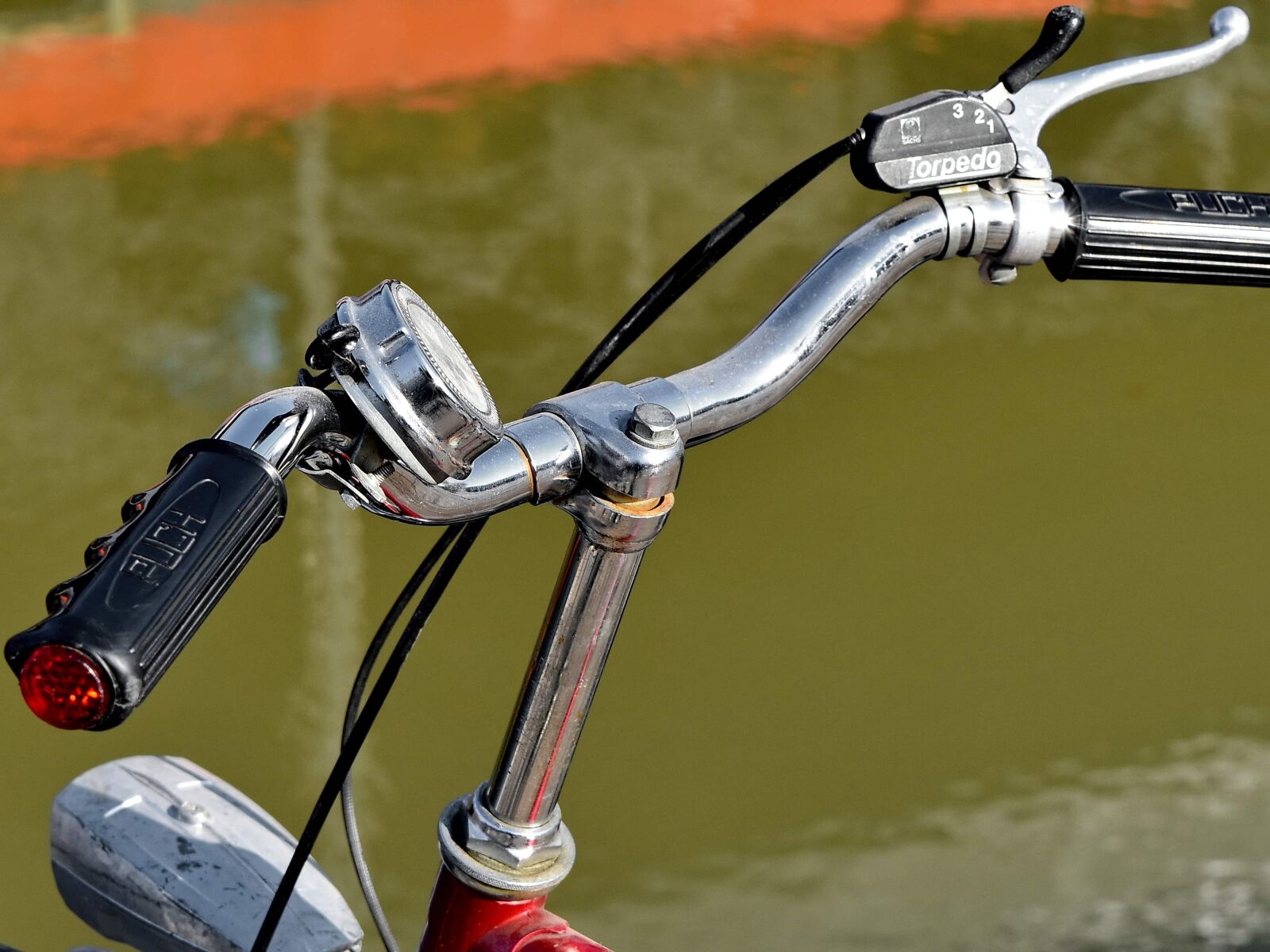 Nikon D5500 sample photo. Bicycle, gearshift, steering wheel photography