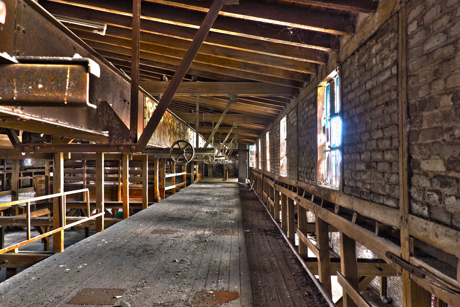 Olympus OM-D E-M10 sample photo. Lost places, warehouse, stock photography