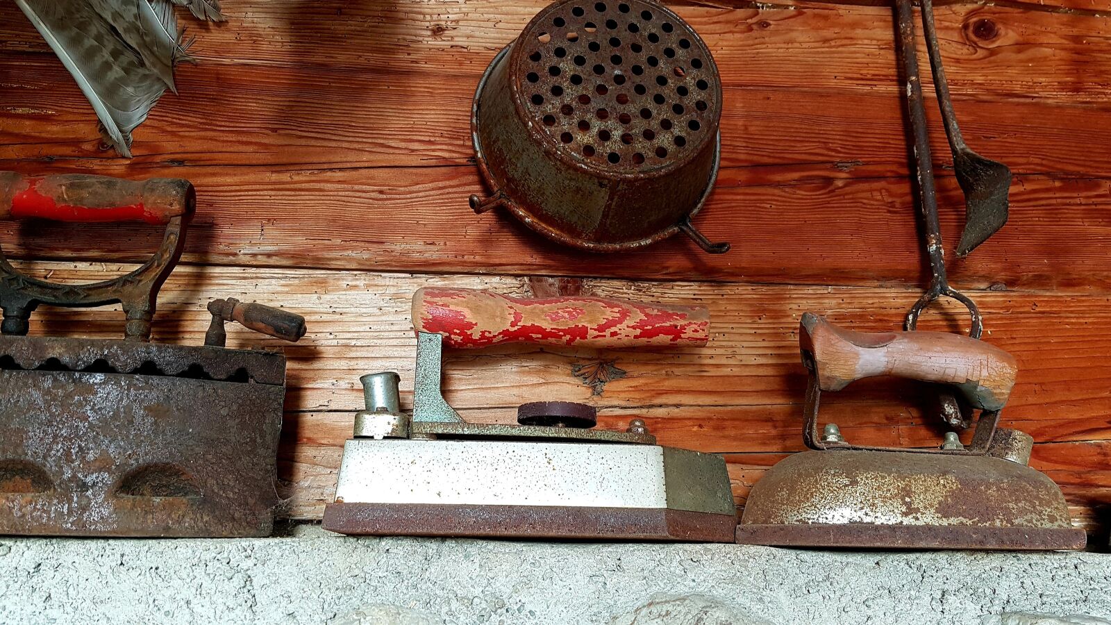 Samsung Galaxy S7 Edge sample photo. Iron, old, antique photography