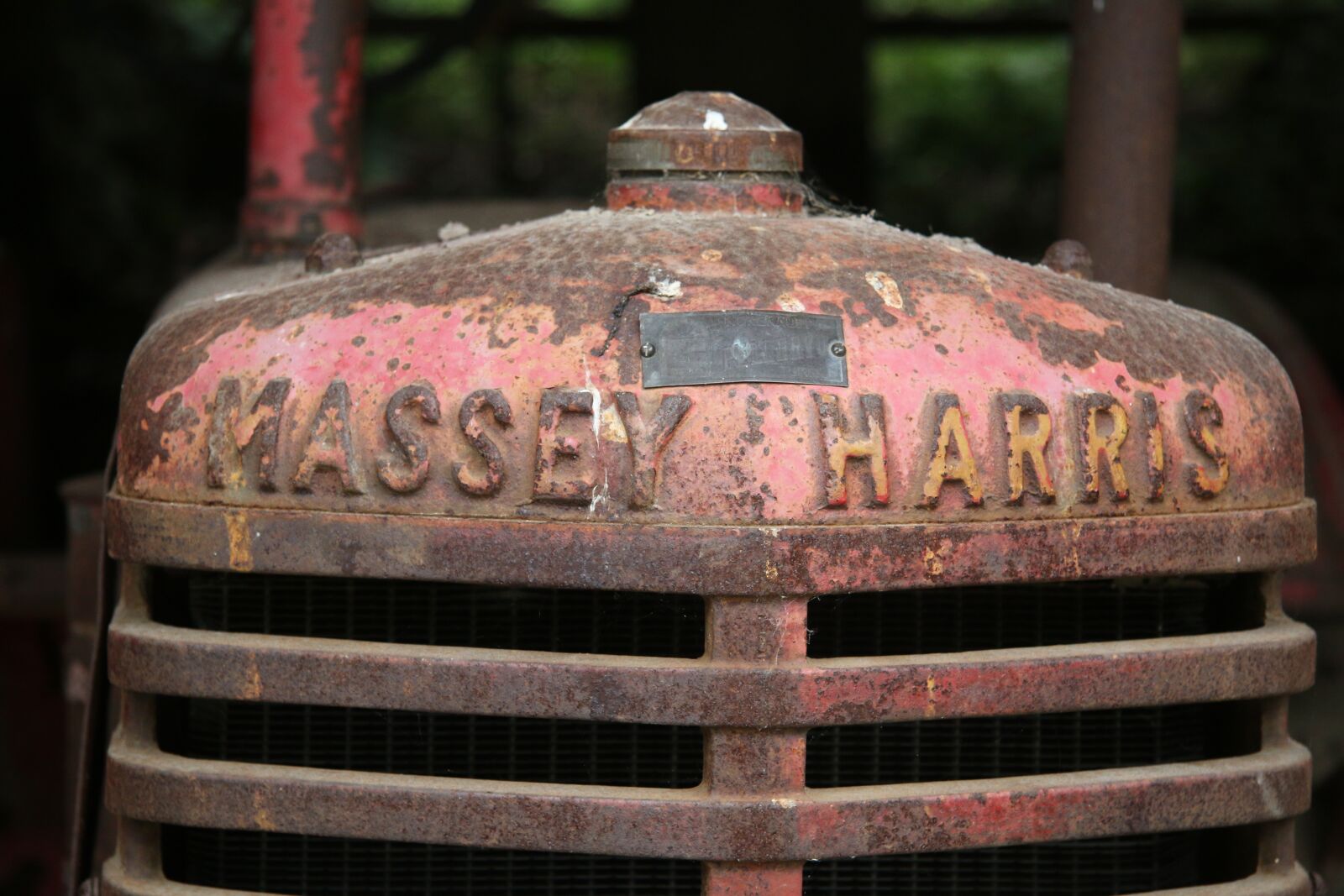 Canon EF-S 17-85mm F4-5.6 IS USM sample photo. Car, rust, old photography