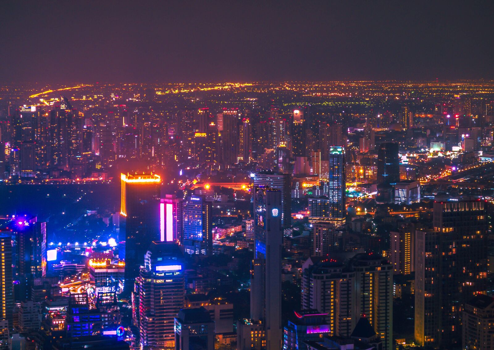 Olympus OM-D E-M10 III sample photo. City at night, neon photography